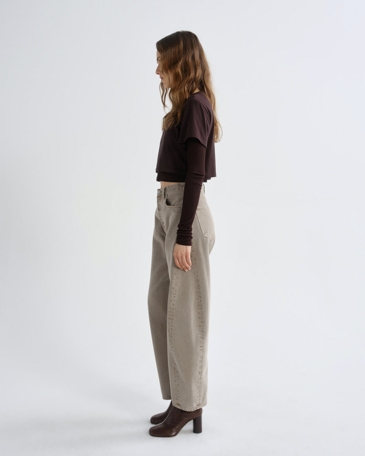 agolde-romily-tee-t-shirt-chocolate-bio-baumwolle-cropped image 4
