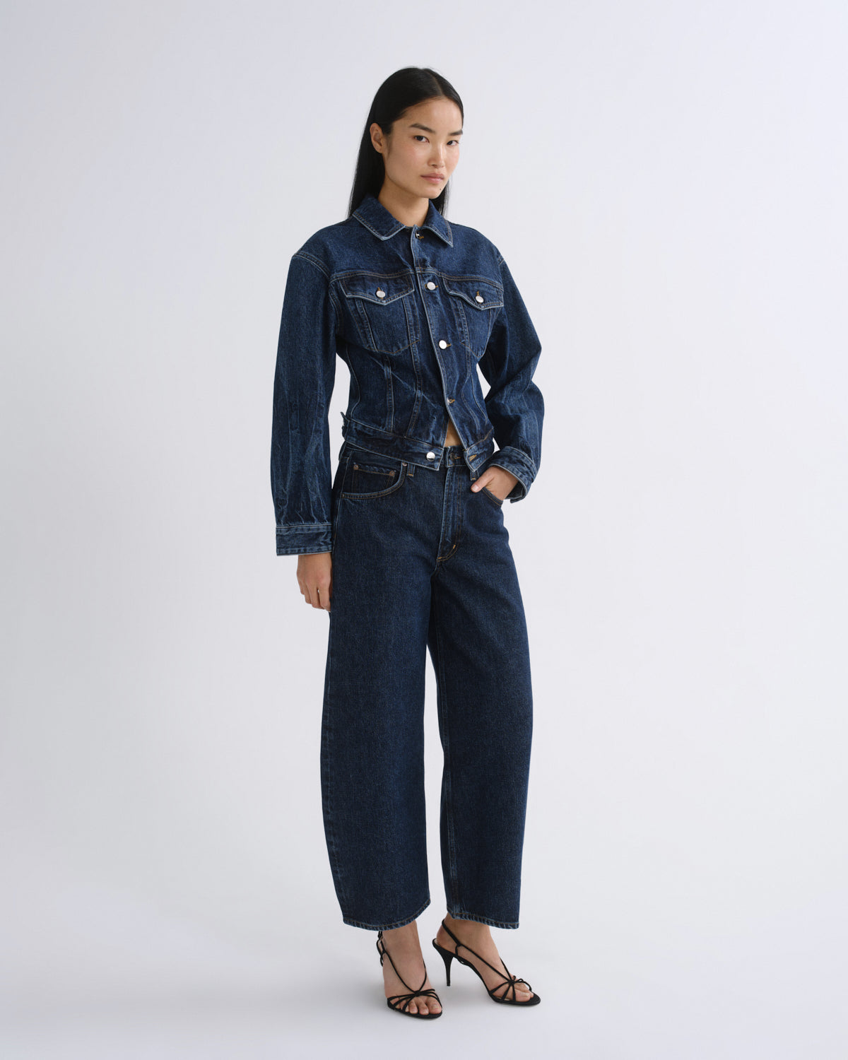 agolde-low-curve-crop-jean-pendulum-indigo image 4