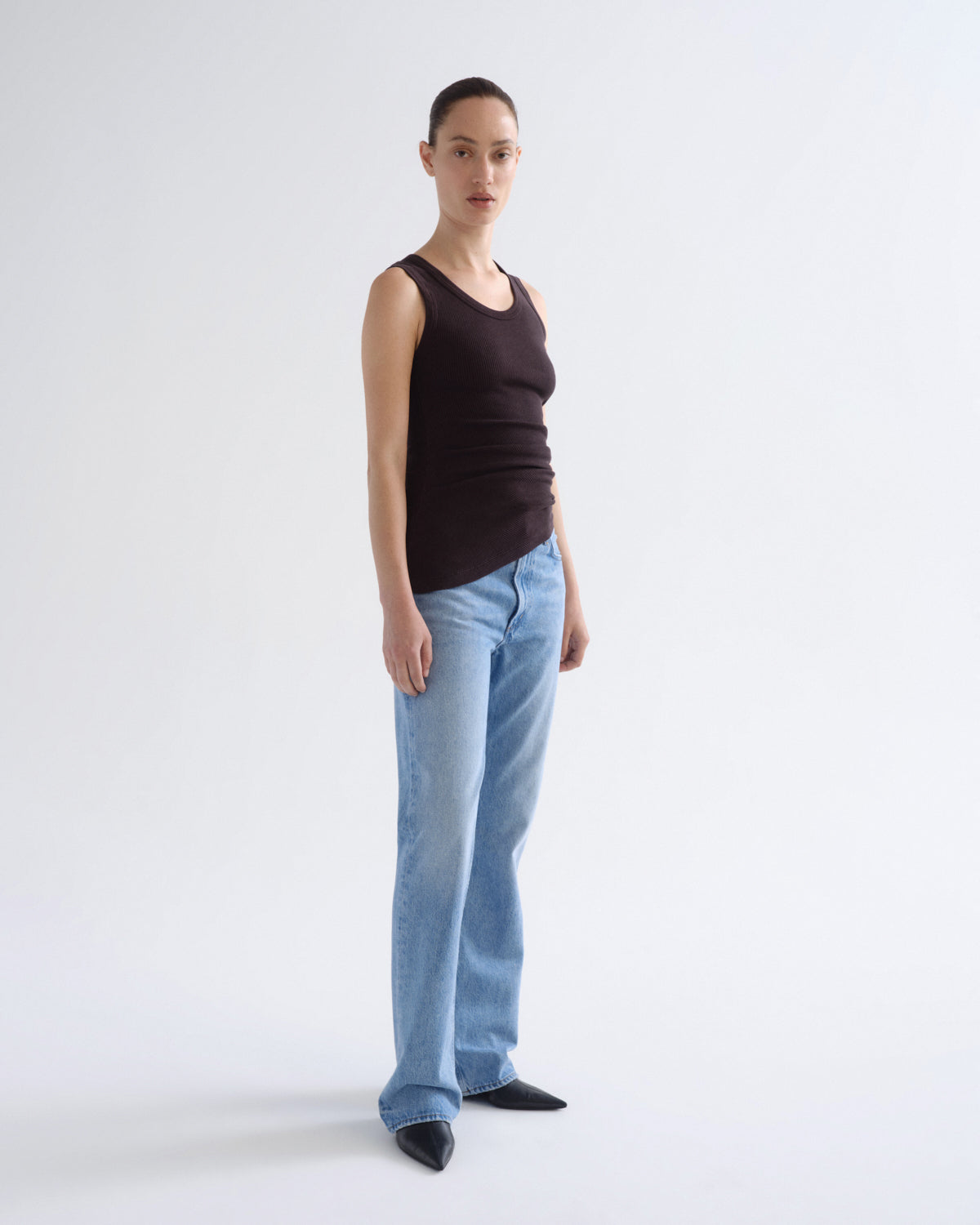agolde-leena-weightless-flare-jeans-stream-hellblau image 4