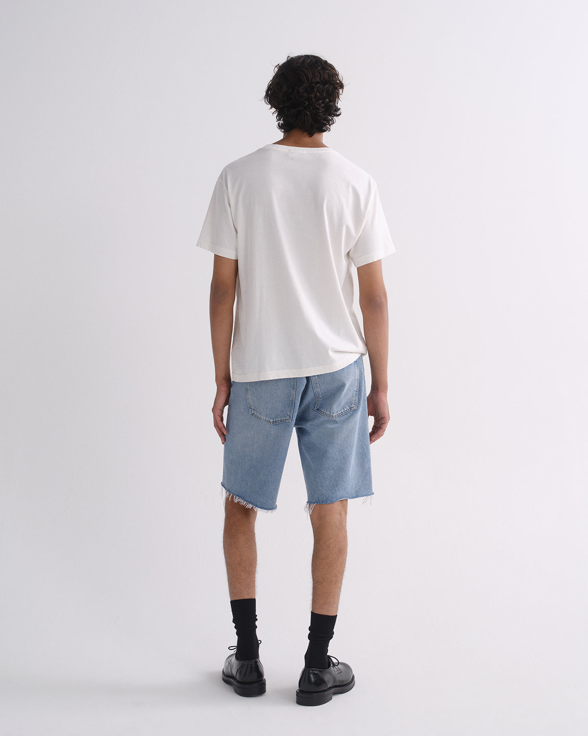 agolde-wade-t-shirt-herren-tone-offwhite-bio-baumwolle image 2