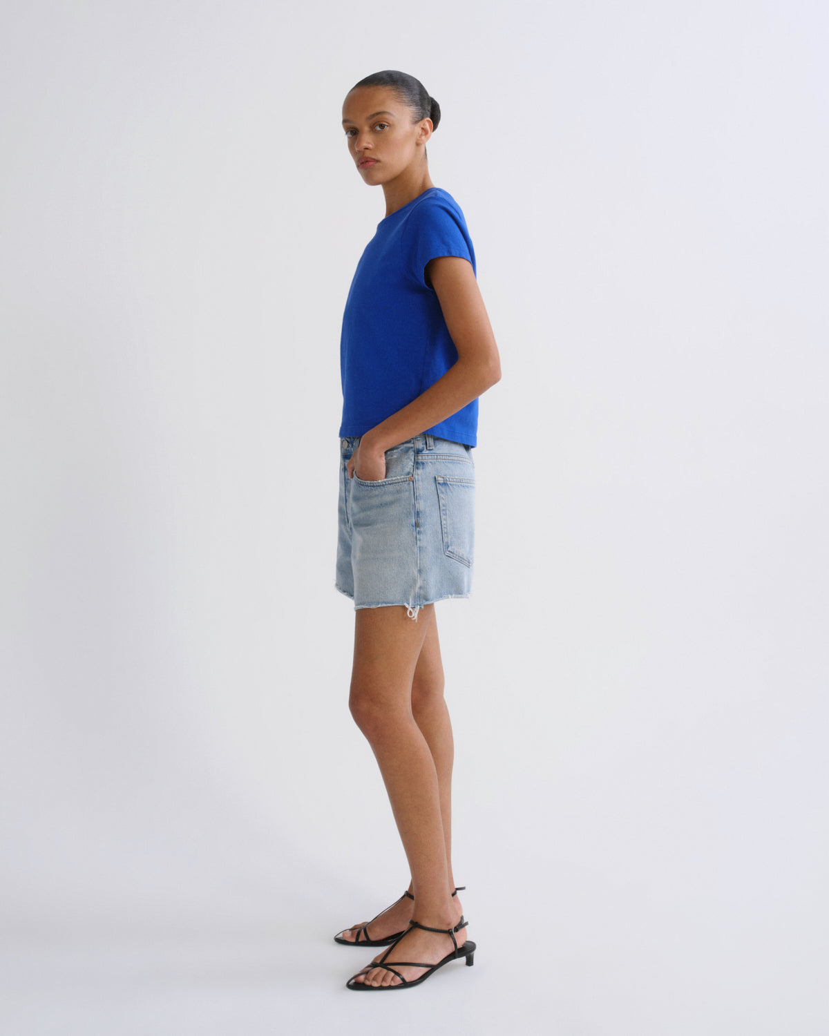 agolde-nye-denim-shorts-post-hellblau-indigo image 3