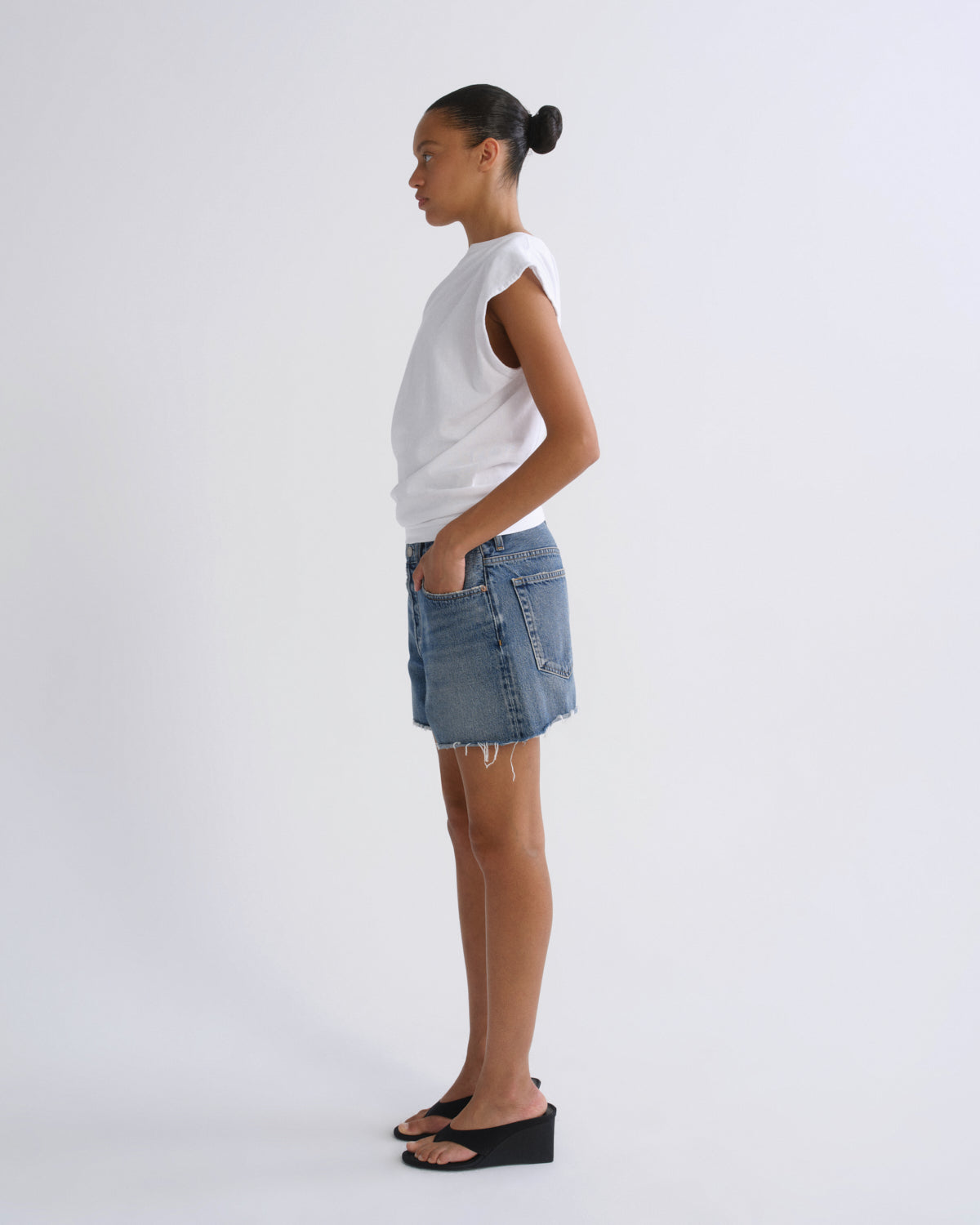 agolde-nye-short-bounty-damen-indigo-rigid image 3