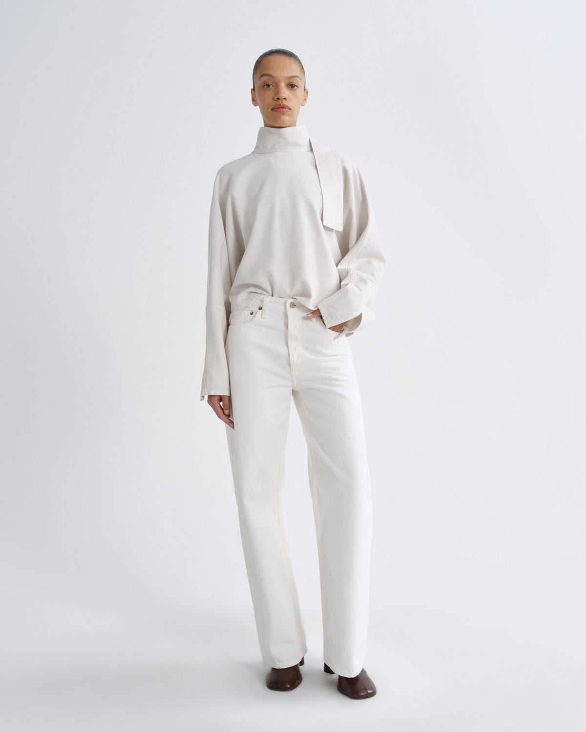 agolde-arc-jean-32-chalk-white-wei-e-jeans image 1