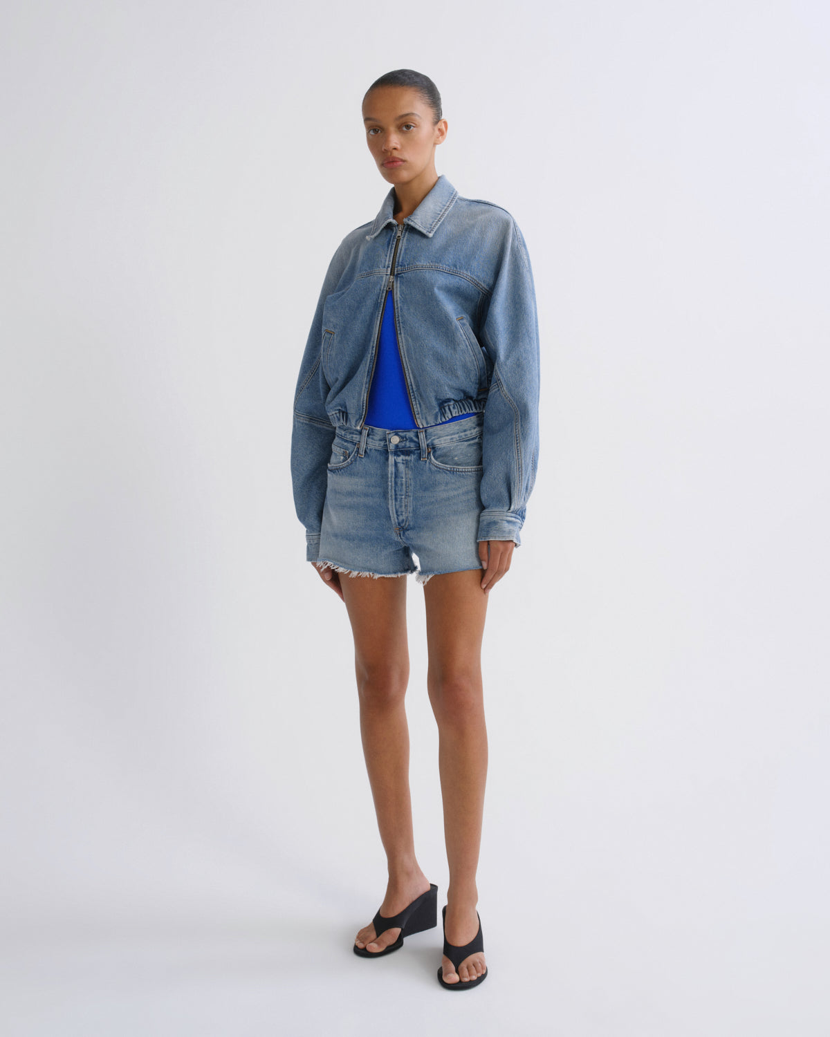 agolde-parker-short-post-damen-jeansshorts-hellblau image 4