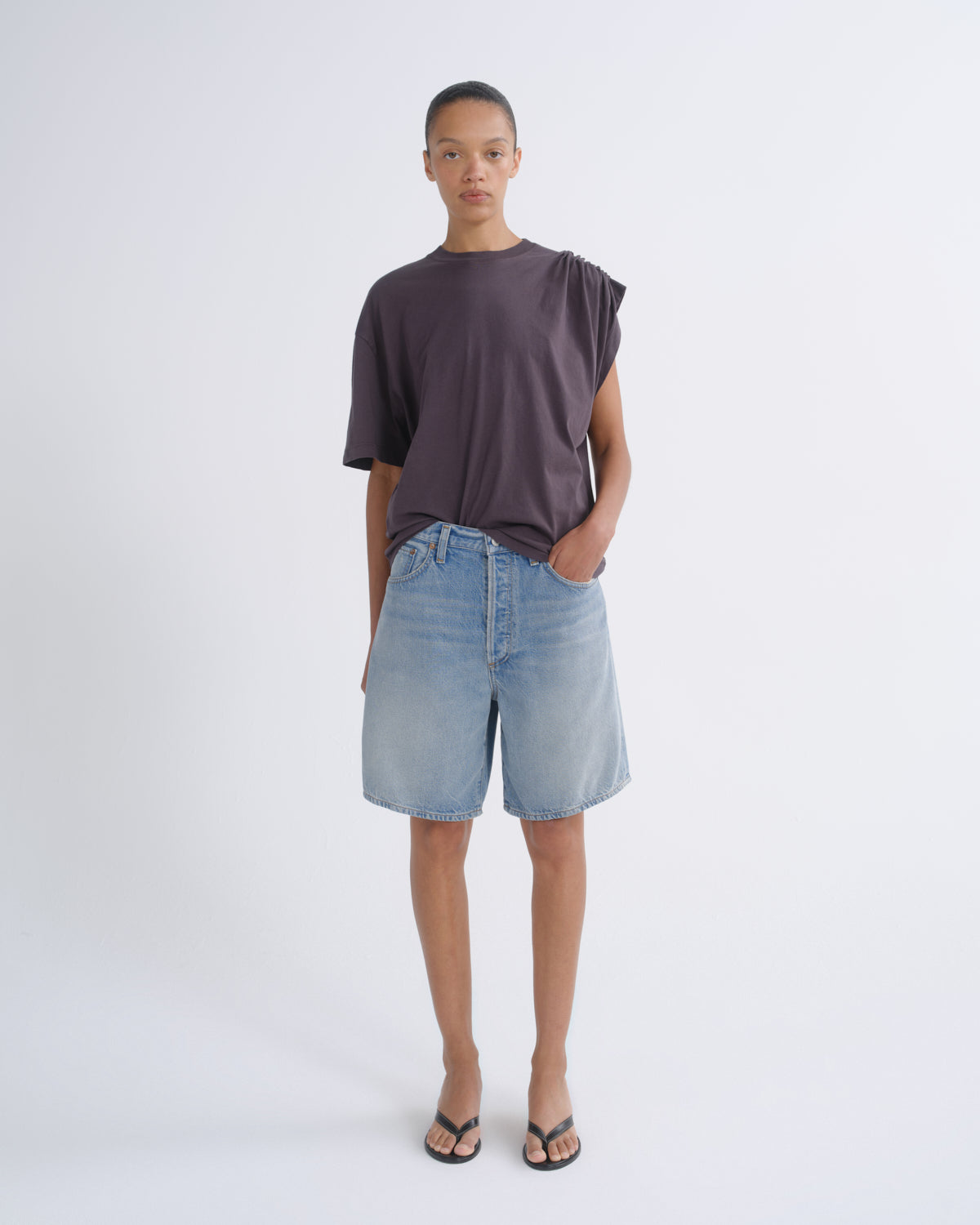 agolde-roma-t-shirt-damen-shirt-shade-dunkelgrau image 3