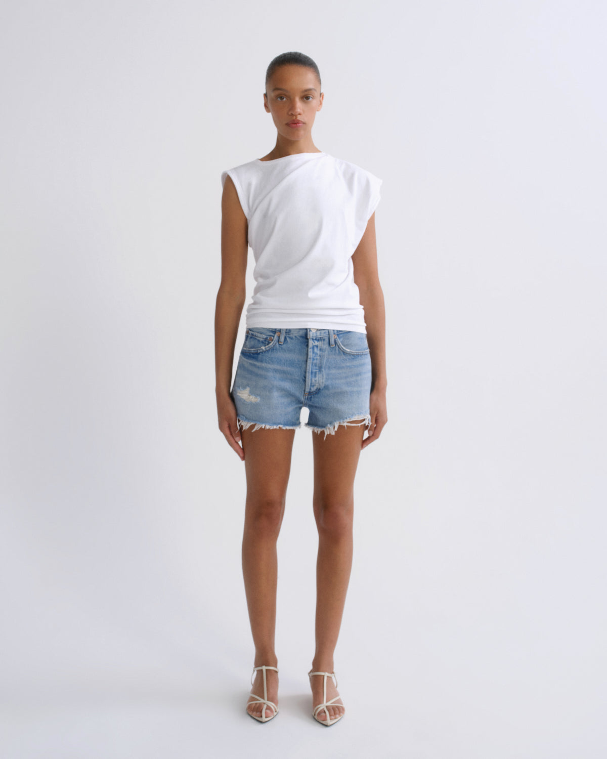 agolde-parker-vintage-cut-off-short-passage-hellblau image 1
