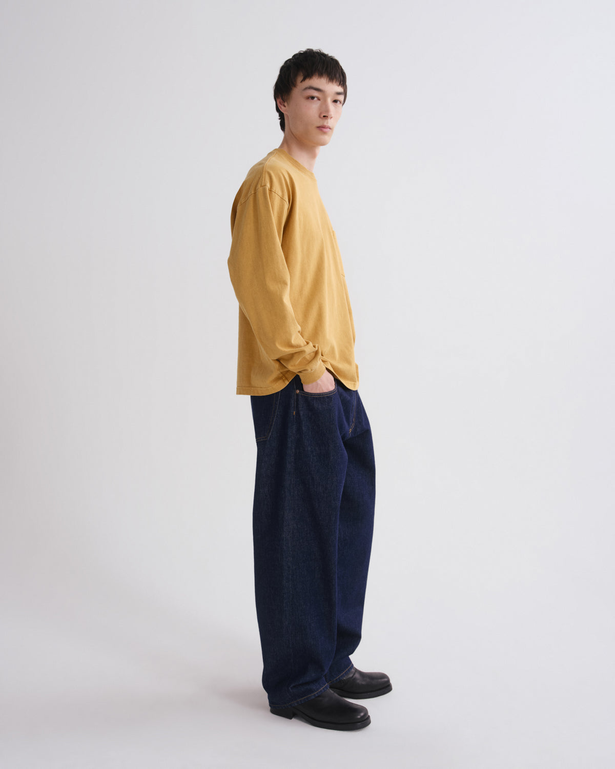 agolde-lucan-long-sleeve-tee-langarmshirt-ochre-herren image 3