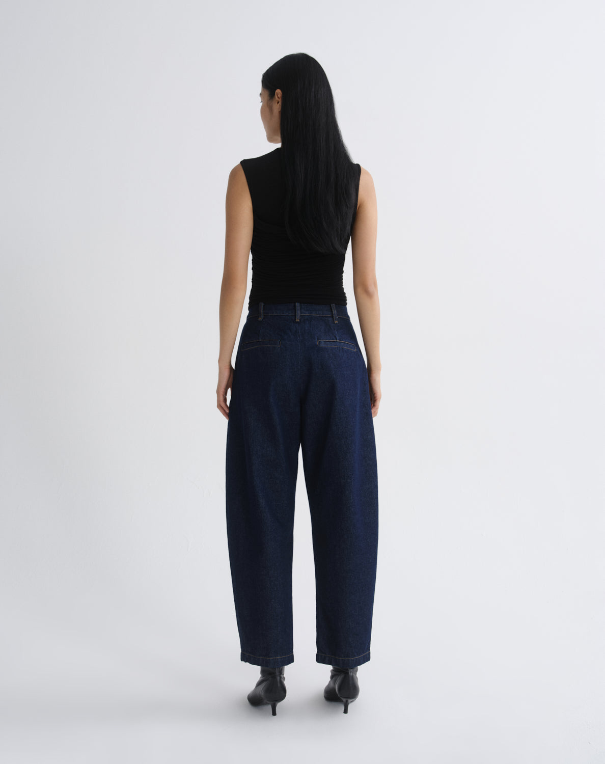 agolde-theodore-black-tank-top-schwarz-cashmere image 2
