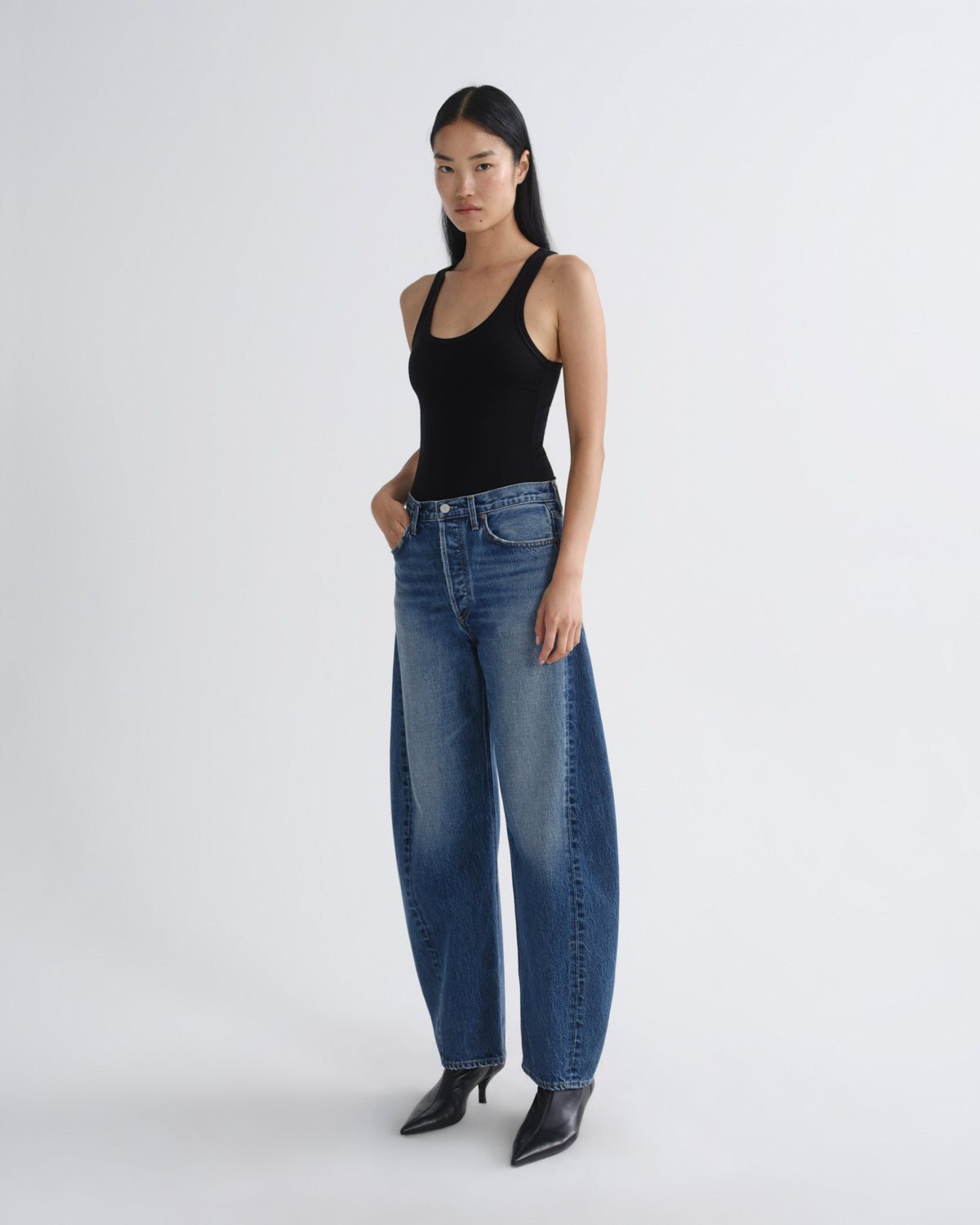 agolde-luna-taper-petite-29-jeans-logical image 4