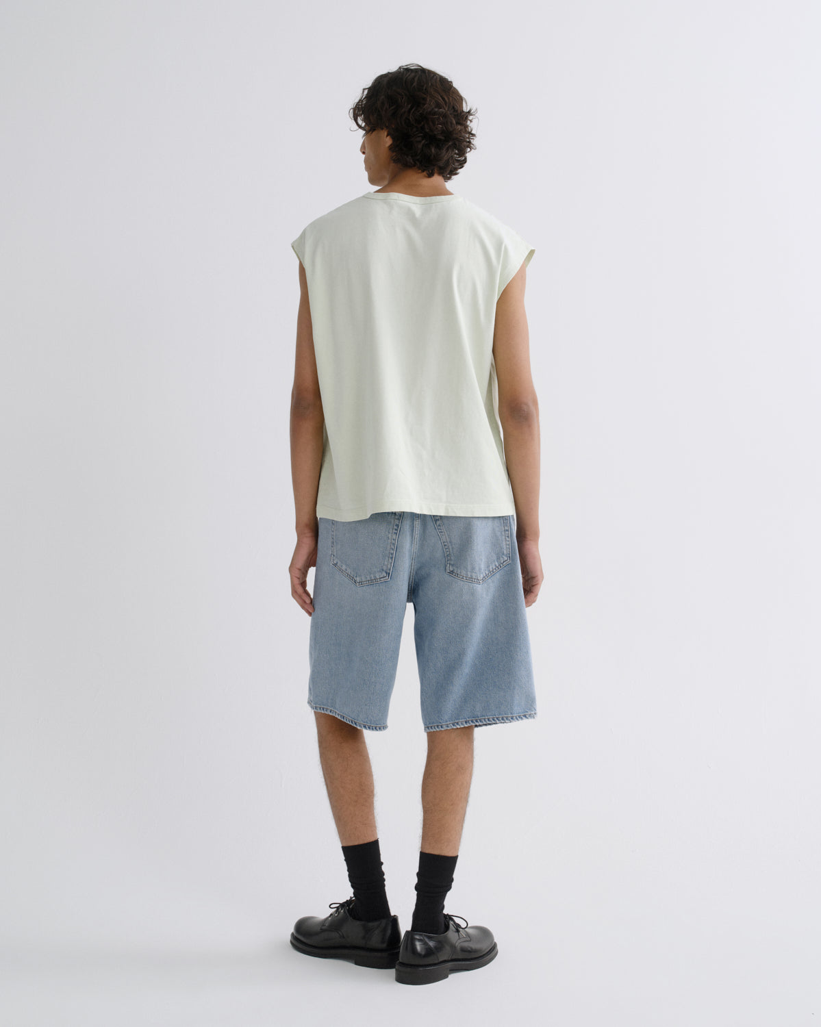 agolde-skate-denim-shorts-force-hellblau-herren image 2