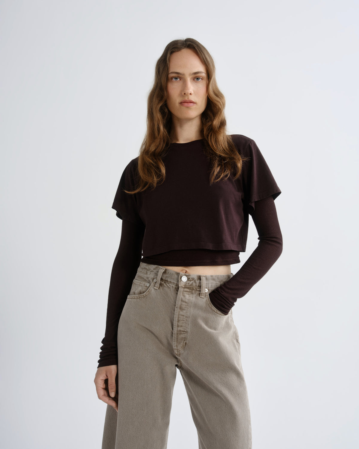 agolde-romily-tee-t-shirt-chocolate-bio-baumwolle-cropped image 1