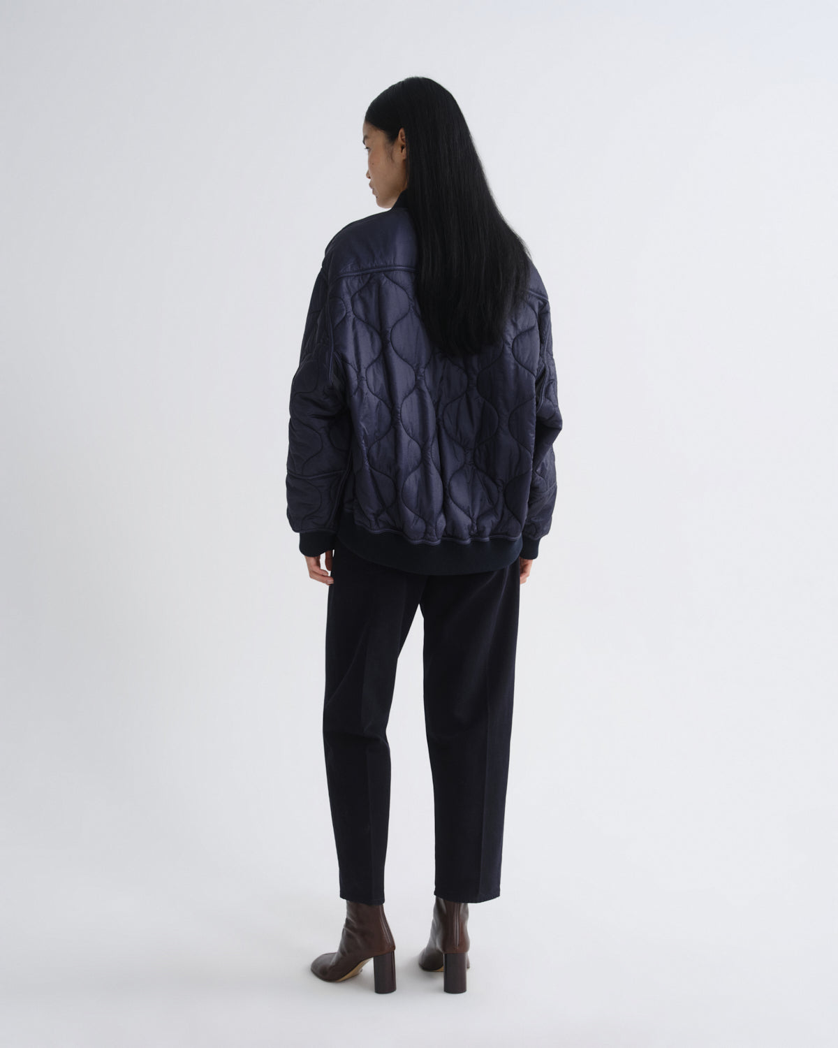agolde-isla-quilted-jacket-steppjacke-ink-damen-navy image 2