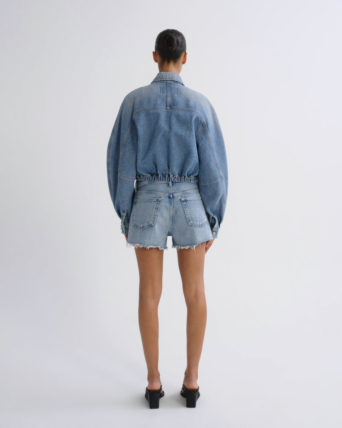 agolde-parker-short-post-damen-jeansshorts-hellblau image 2