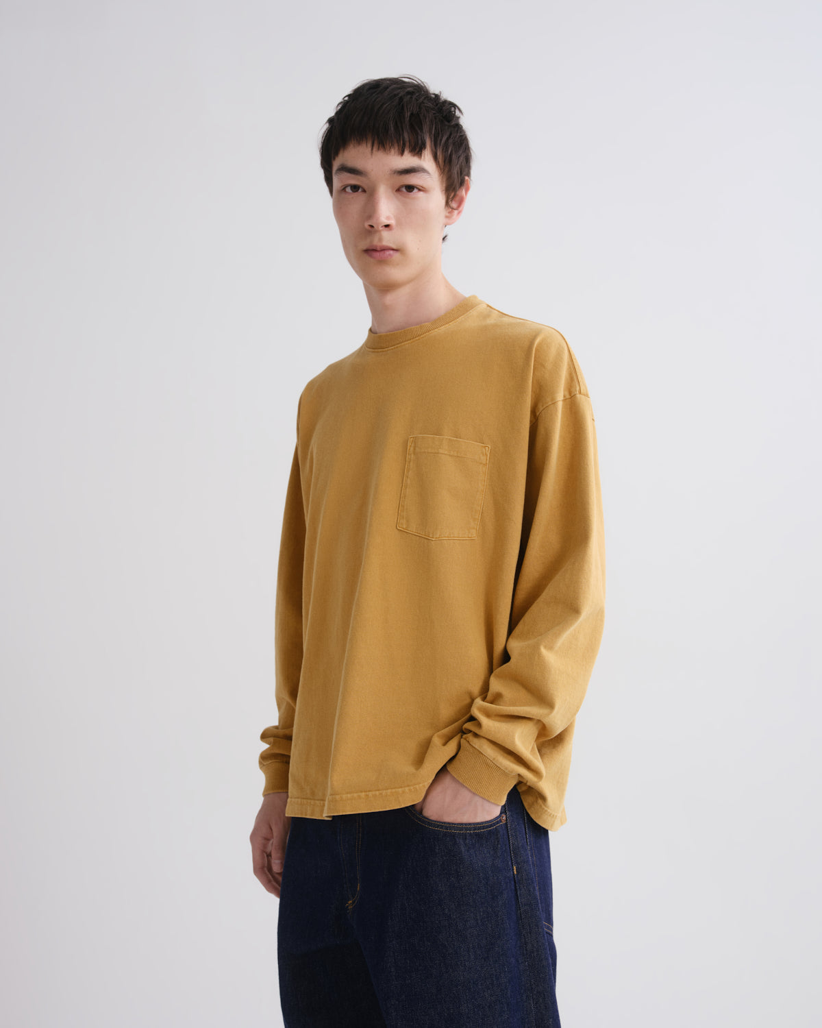 agolde-lucan-long-sleeve-tee-langarmshirt-ochre-herren image 1