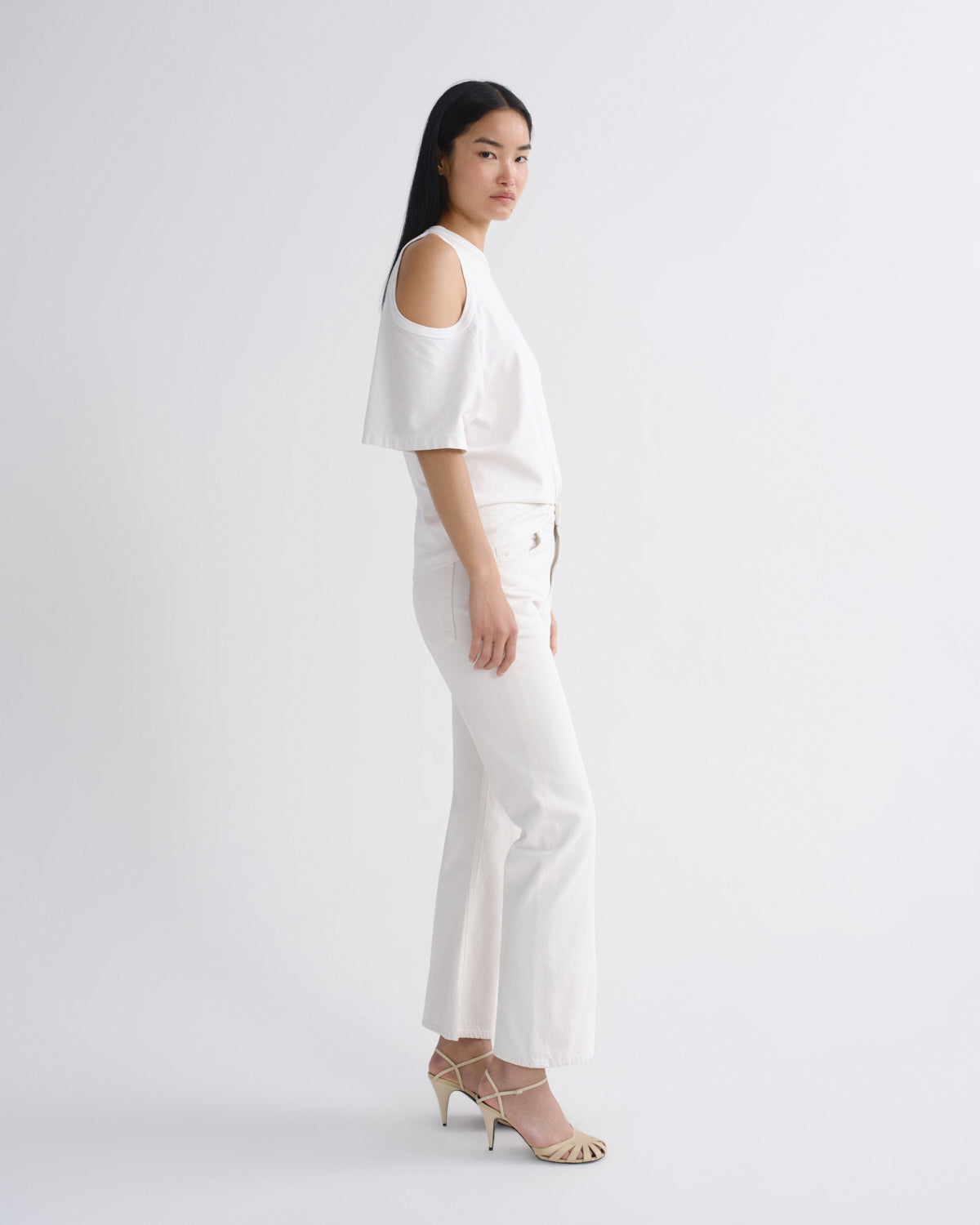 agolde-mid-rise-kick-boot-jean-chalk-white-weiss-bootcut image 3