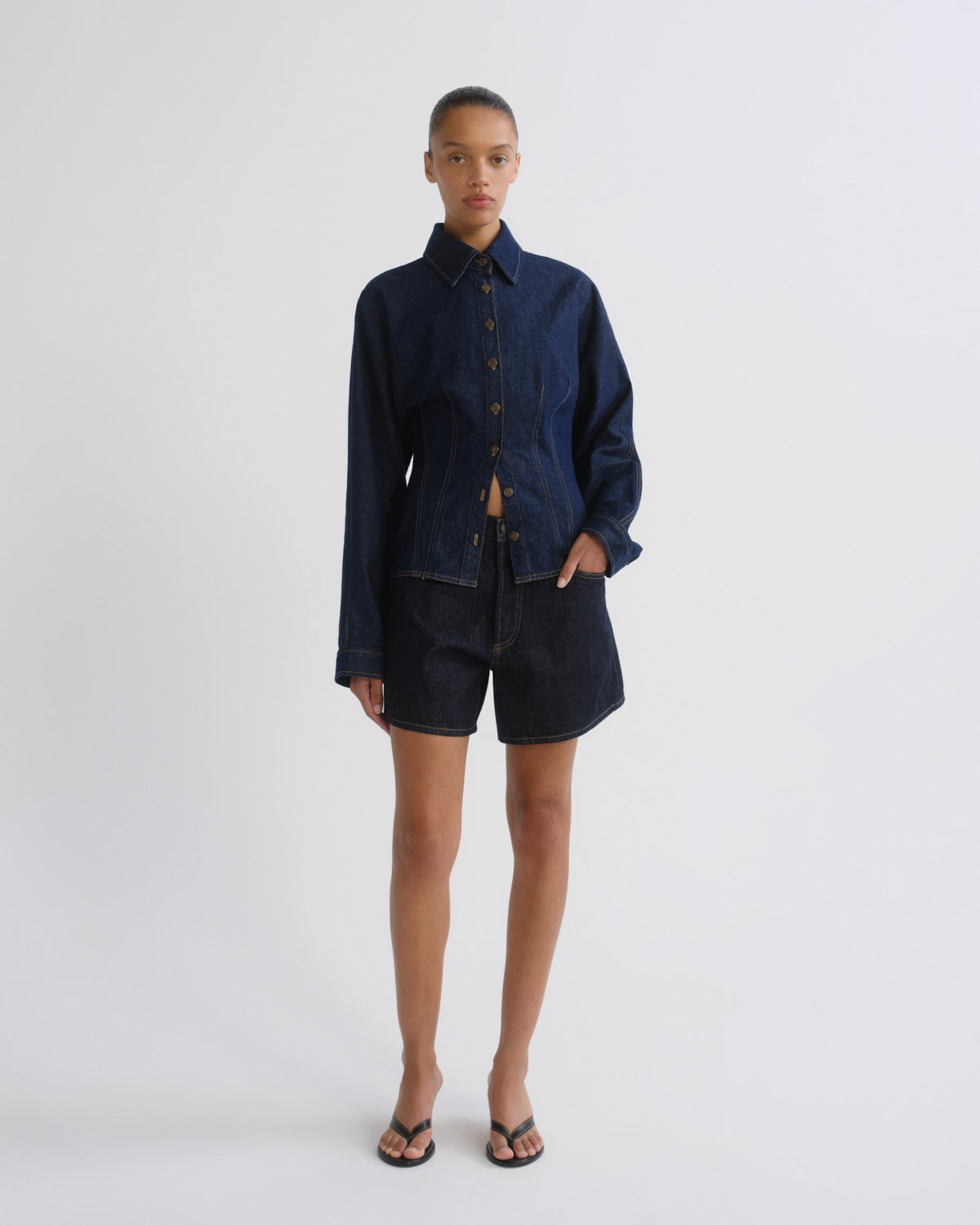 agolde-leith-short-rinse-jeansshorts-indigo-weightless image 1