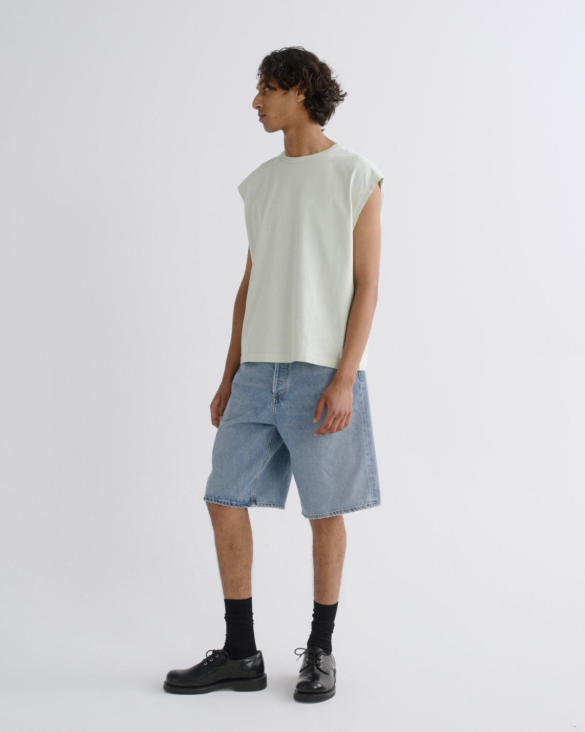 agolde-skate-denim-shorts-force-hellblau-herren image 4