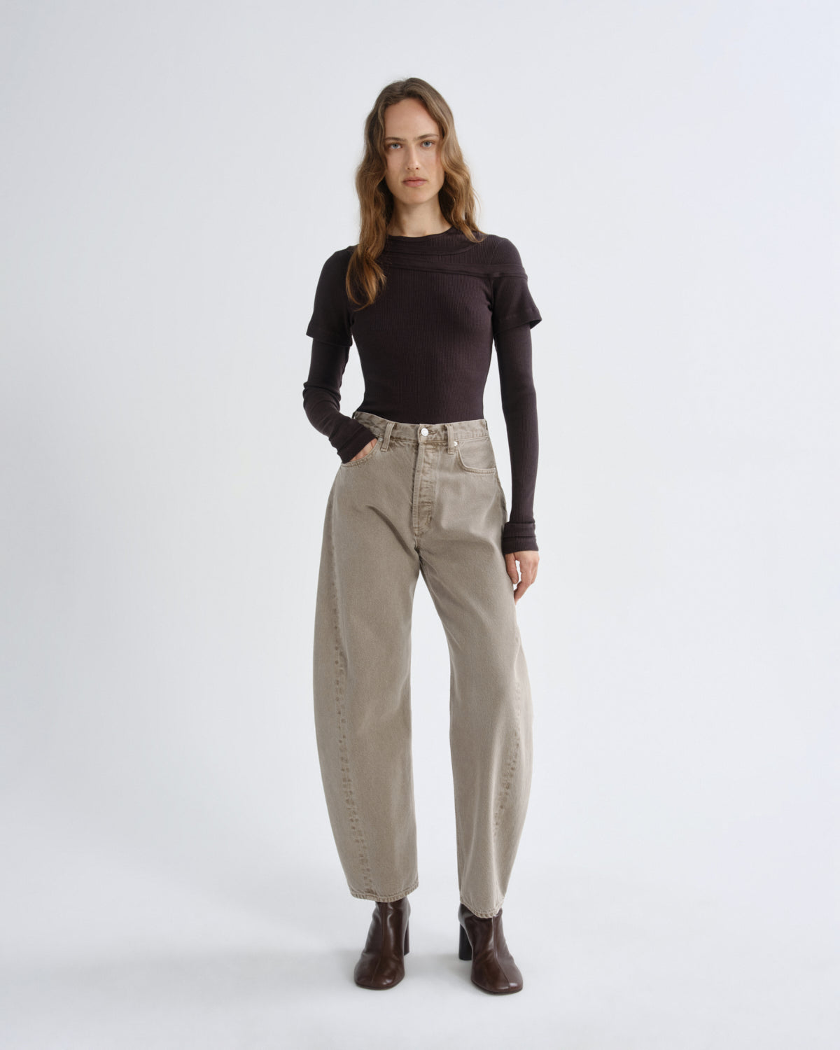 agolde-luna-taper-jeans-cedar-taupe-high-waist image 1