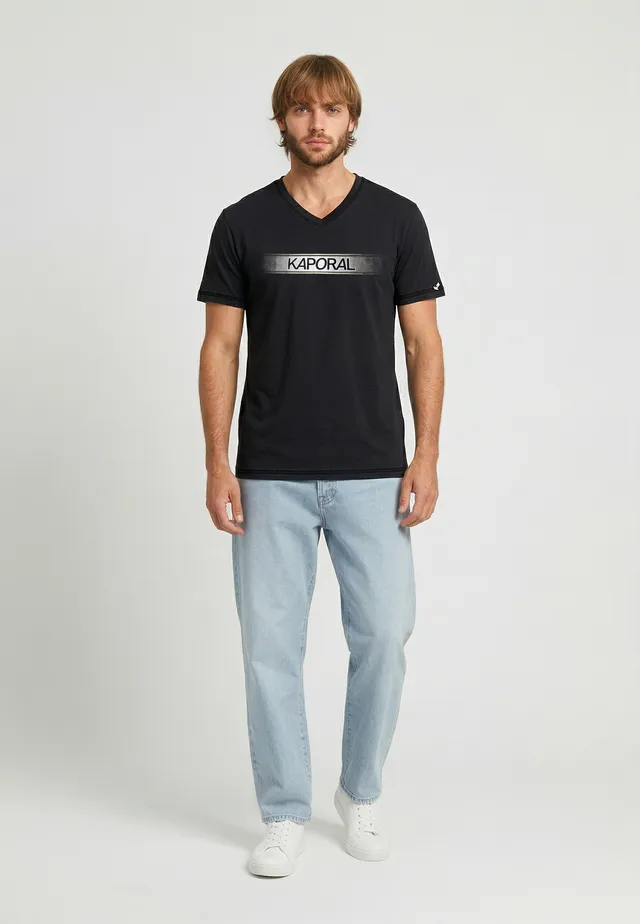 kaporal-brad-t-shirt-herren-schwarz-slim-v-ausschnitt image 1
