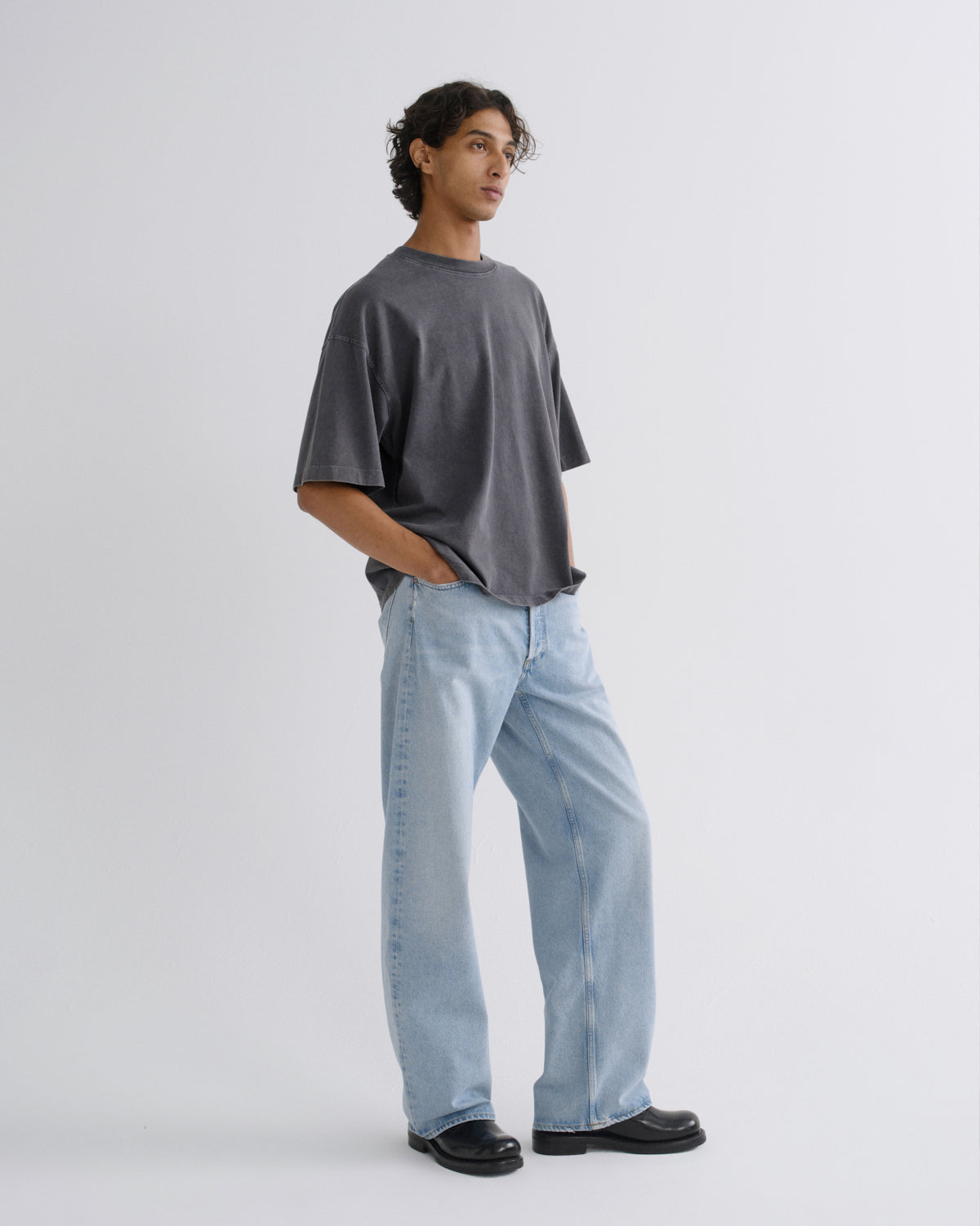 agolde-afton-jeans-orten-straight-helle-waschung image 3