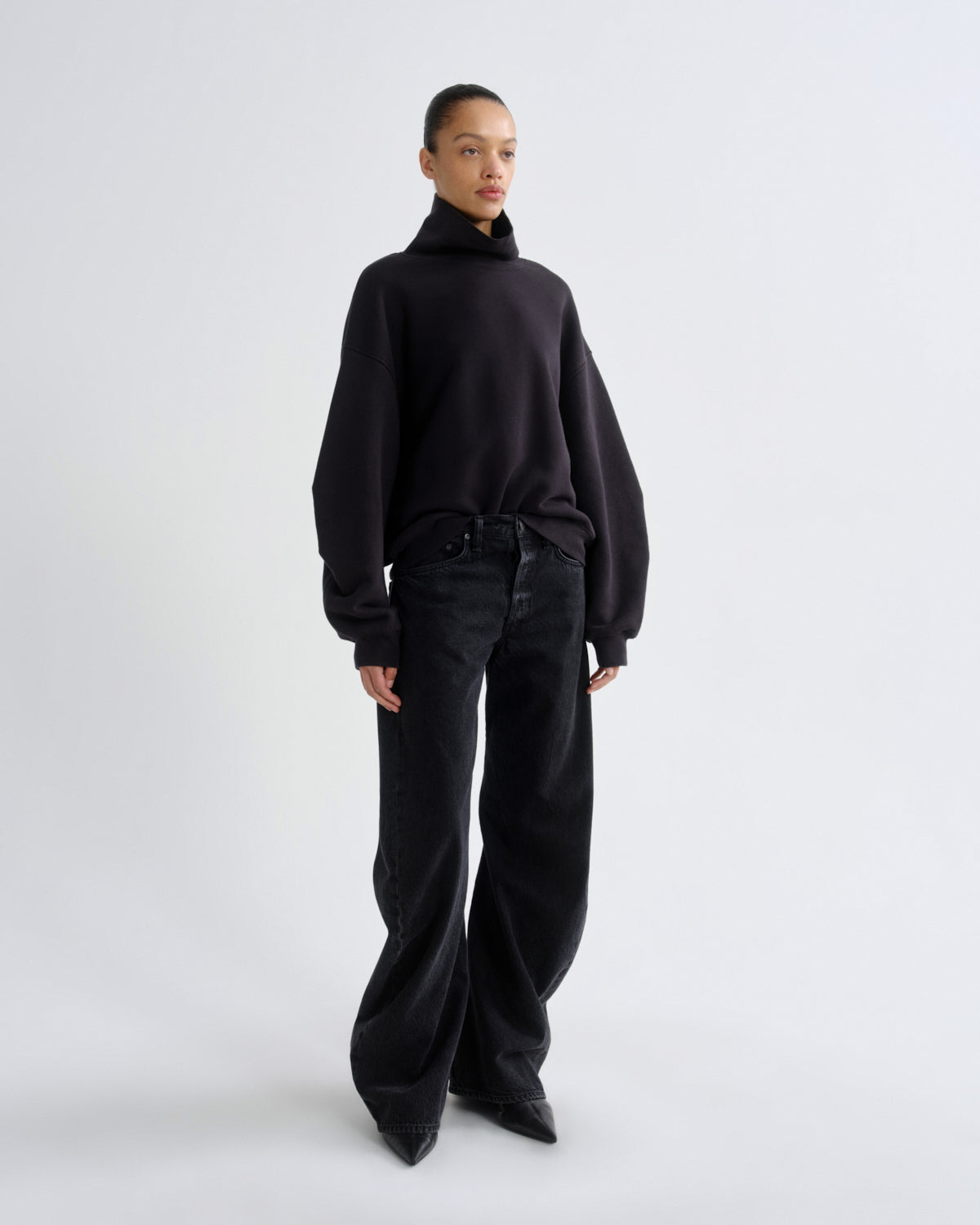 agolde-jenning-sweatshirt-washed-black-funnel-neck image 3