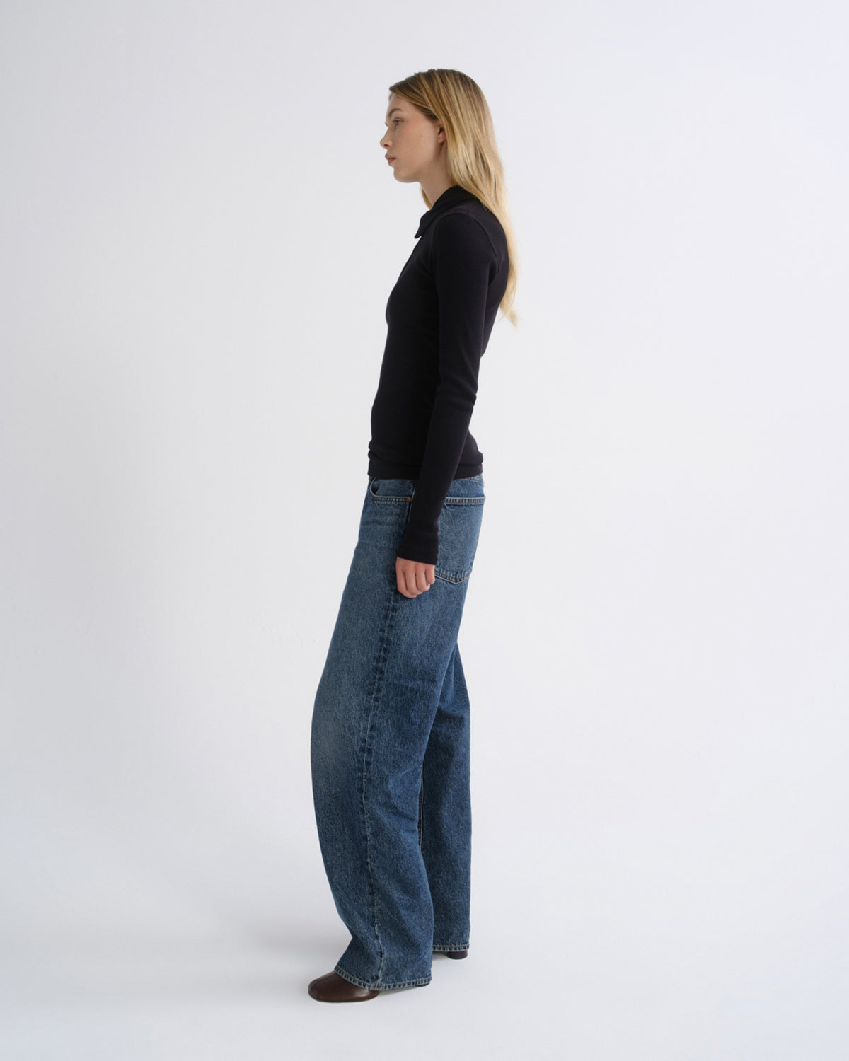 agolde-arc-criss-cross-jean-form-jeans-dunkelblau-indigo image 3