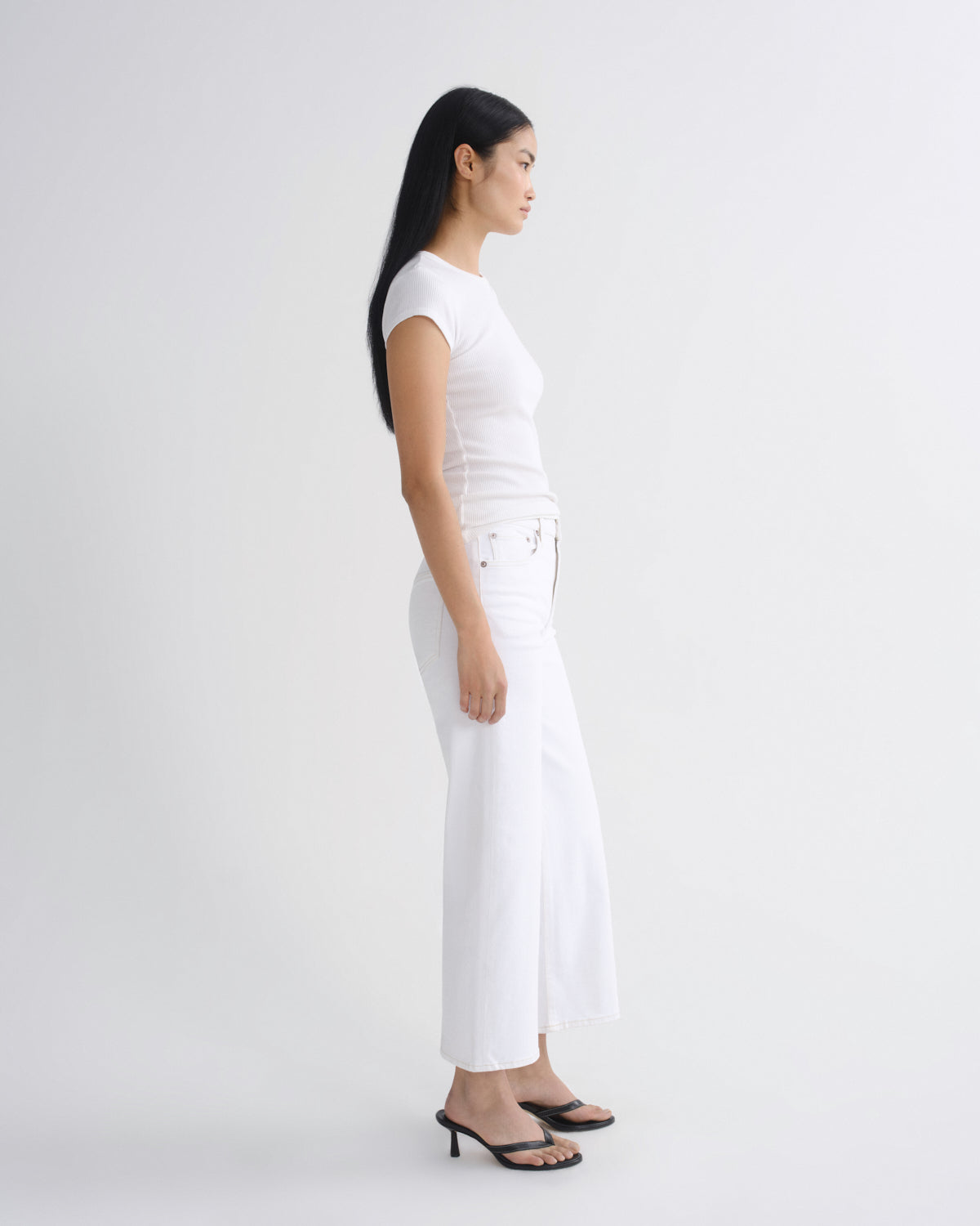 agolde-harper-crop-jean-white-wash-stretch-wei image 3