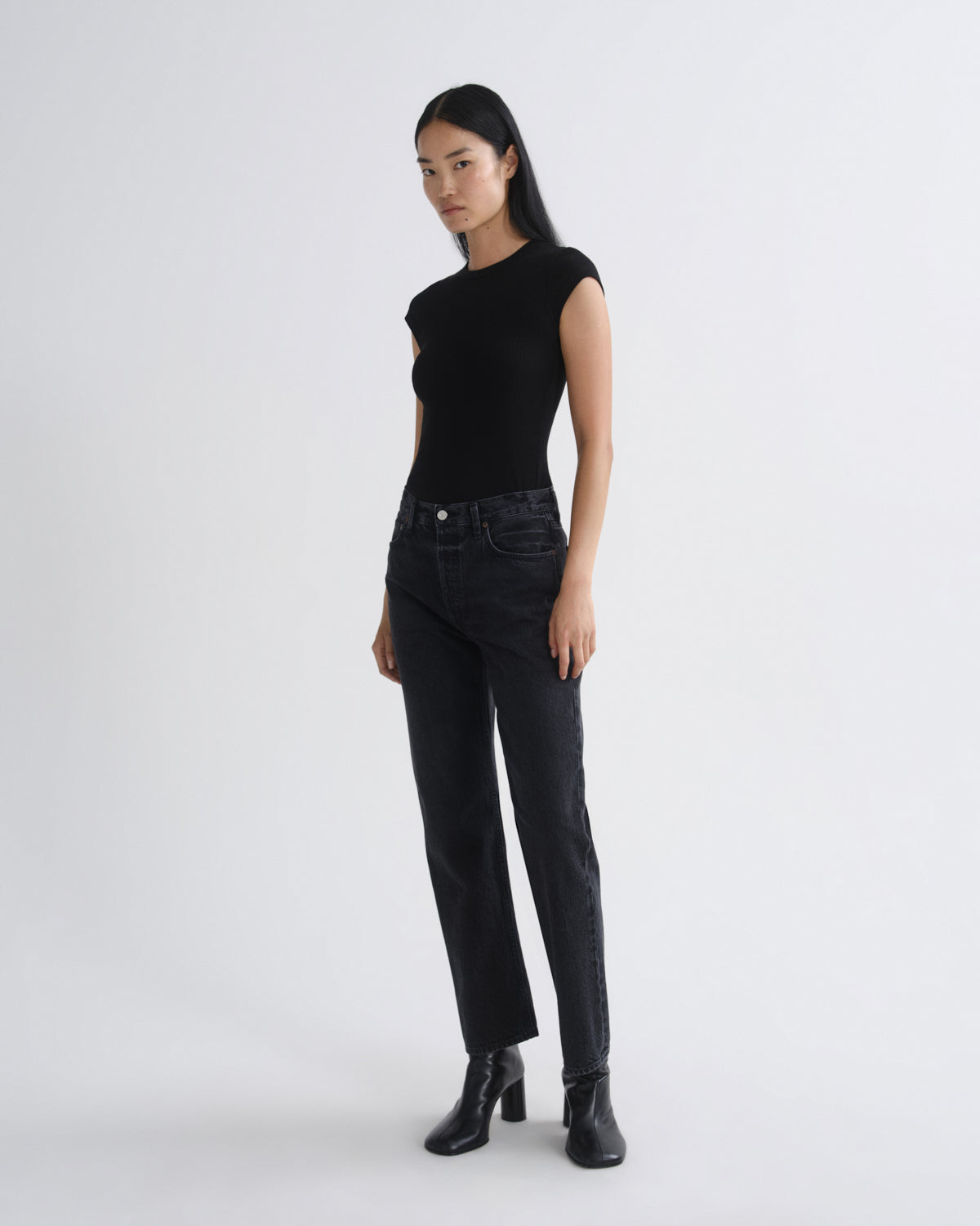 agolde-90-s-pinch-waist-straight-jeans-vanta-schwarz image 3