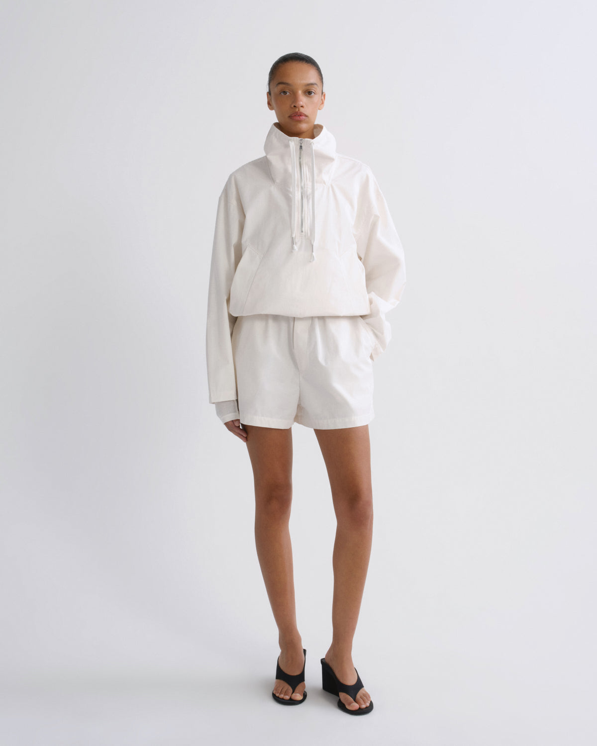 agolde-lydia-nylon-popover-anorak-jacke-chalk-white-nylon image 4