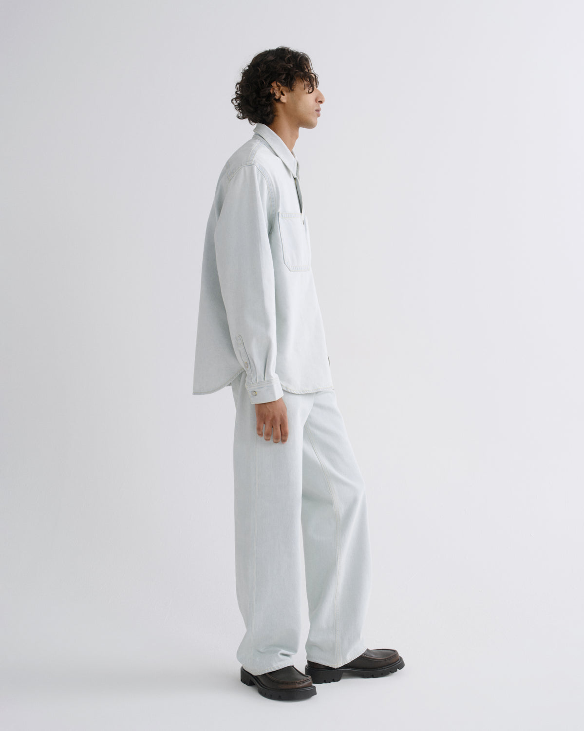 agolde-craven-shirt-hemd-source-hellblau-relaxed image 4