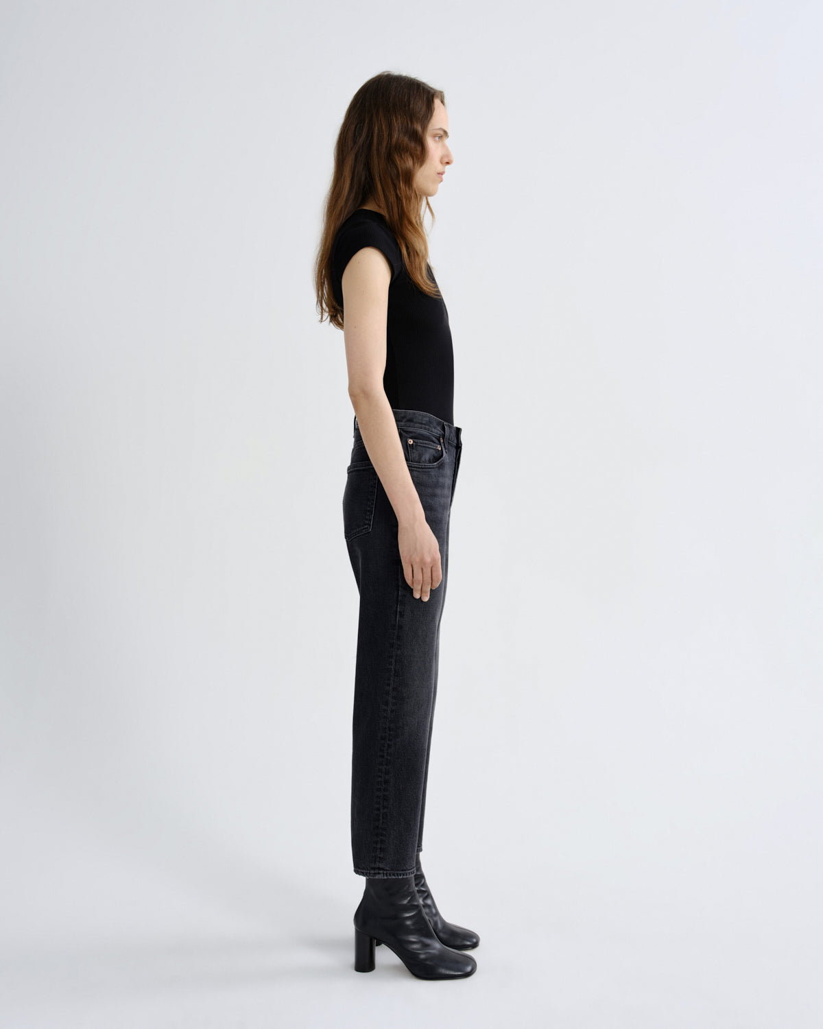 agolde-90-s-pinch-waist-crop-jeans-radius-schwarz image 4