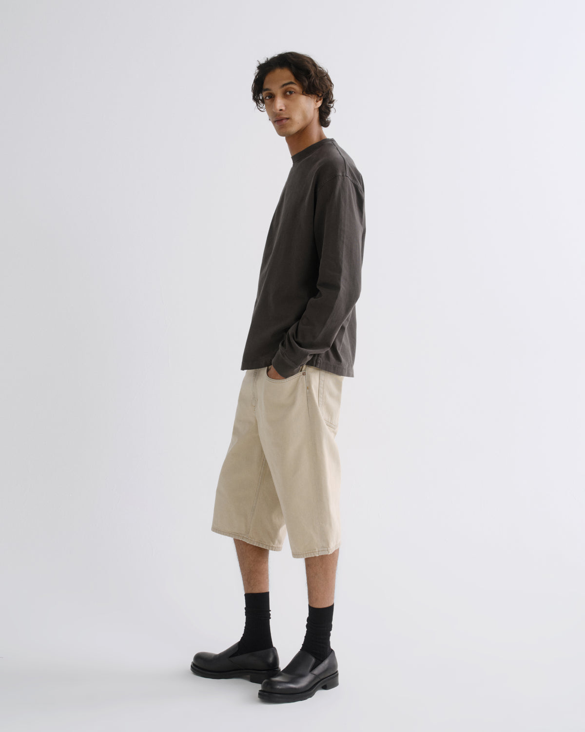 agolde-fusion-skater-short-shorts-khaki-herren image 4