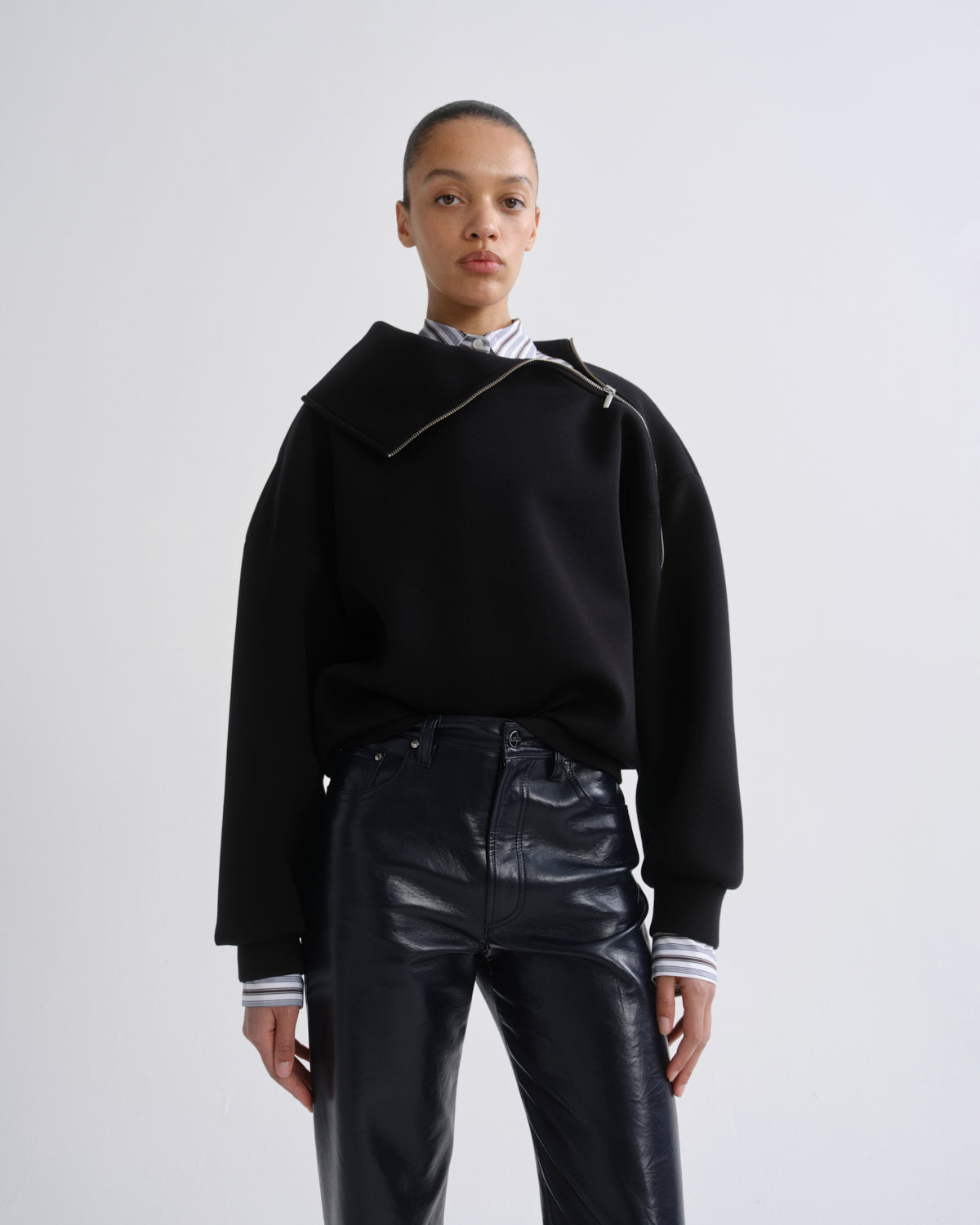 agolde-coyle-sweatshirt-black-damen-pullover-schwarz-zip image 1