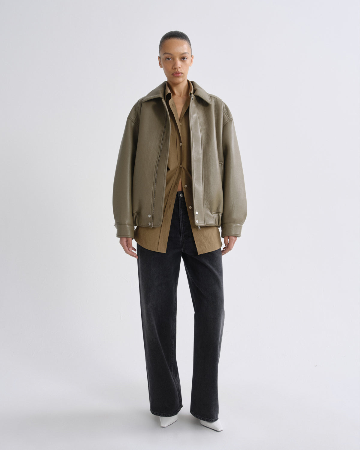 agolde-ona-bomberjacke-canopy-kunstleder-gr-n image 5