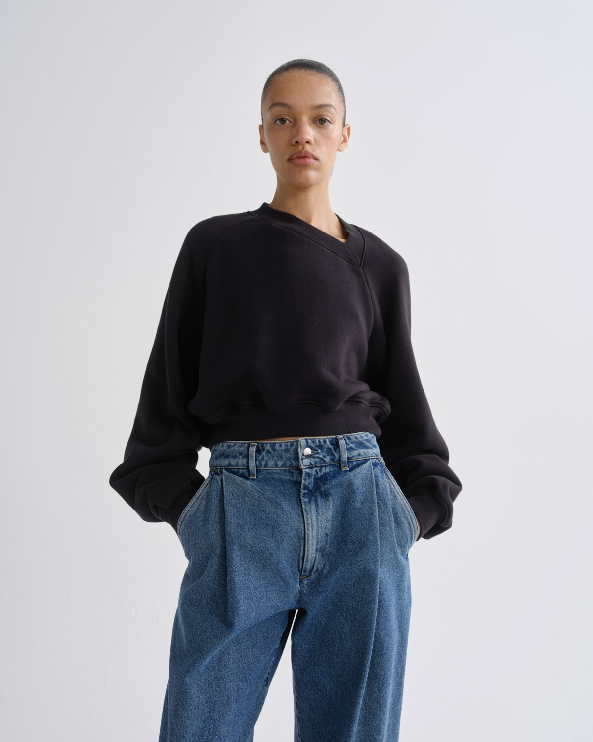 agolde-walsh-sweatshirt-washed-black-cropped image 1