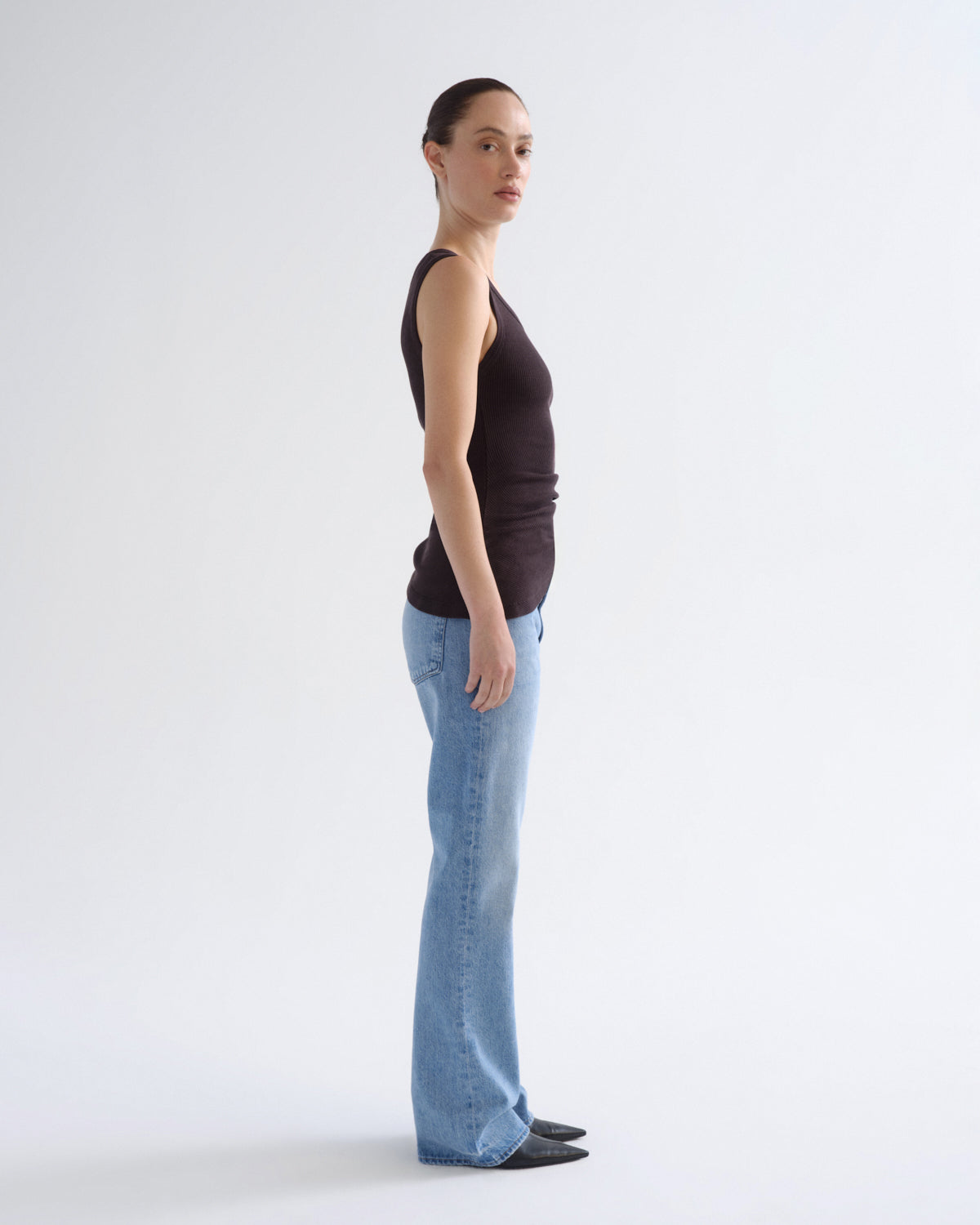 agolde-leena-weightless-flare-jeans-stream-hellblau image 3