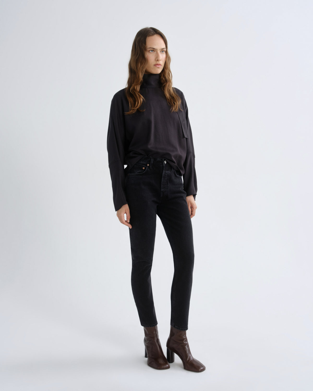 agolde-riley-straight-crop-jeans-track-schwarz image 3