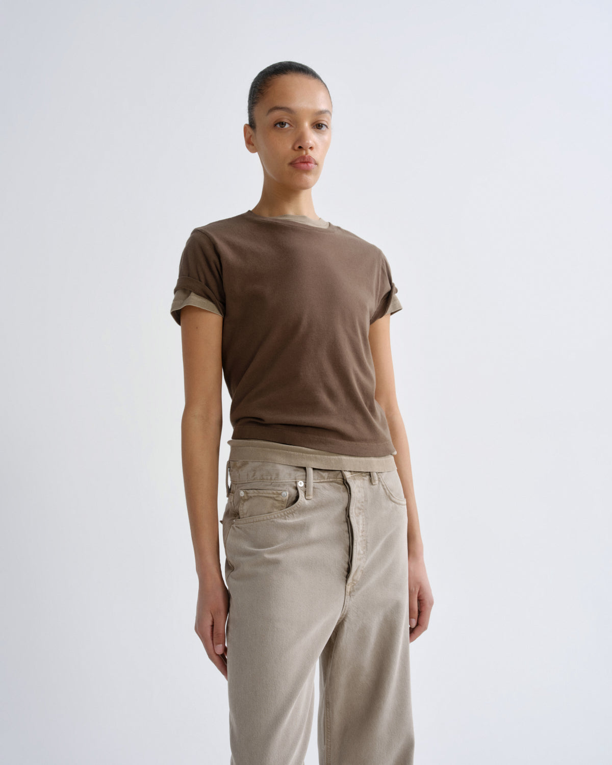 agolde-adine-shrunken-t-shirt-uniform-oliv-bio-baumwolle image 1