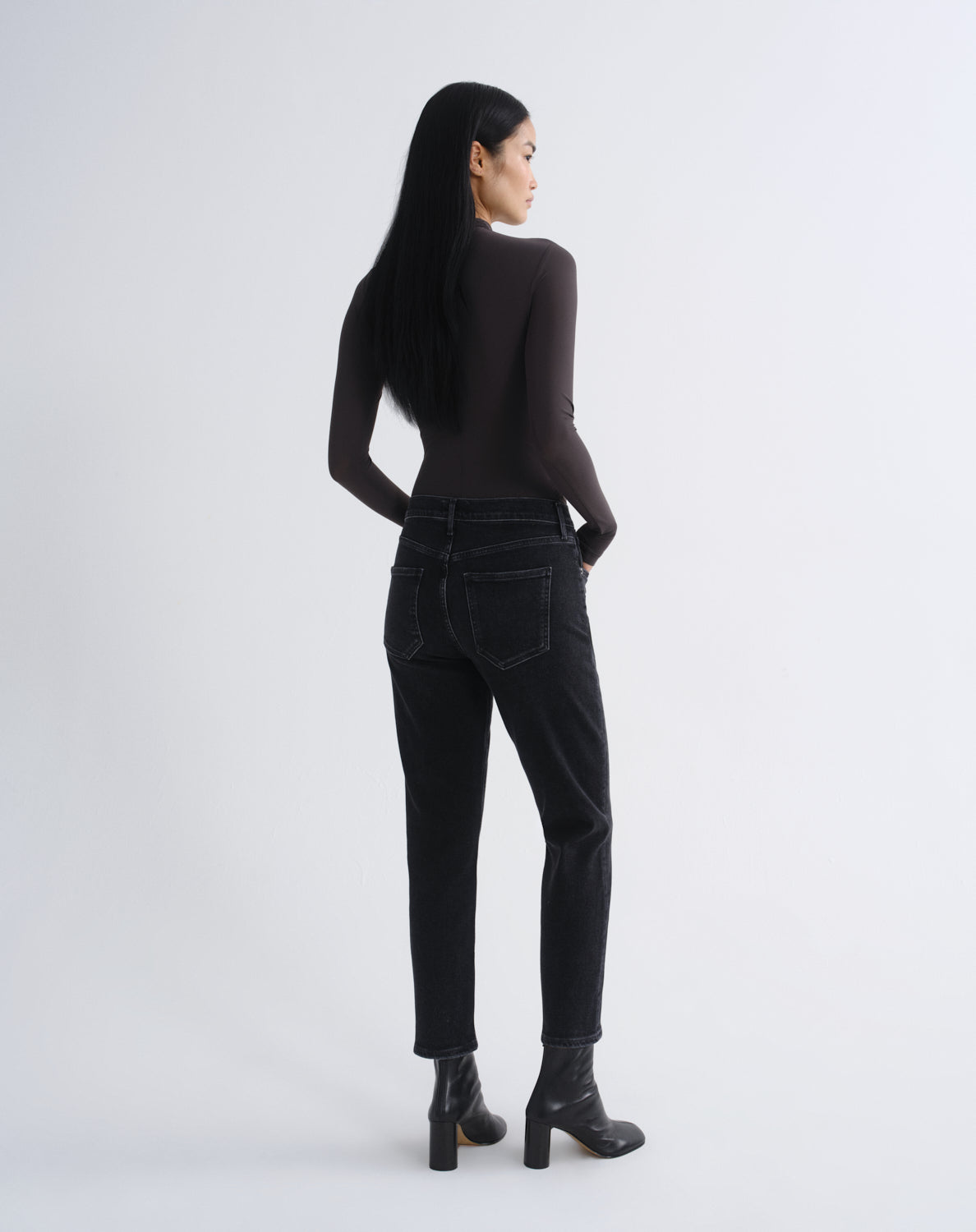 agolde-riley-straight-crop-jeans-damen-panoramic-schwarz image 2