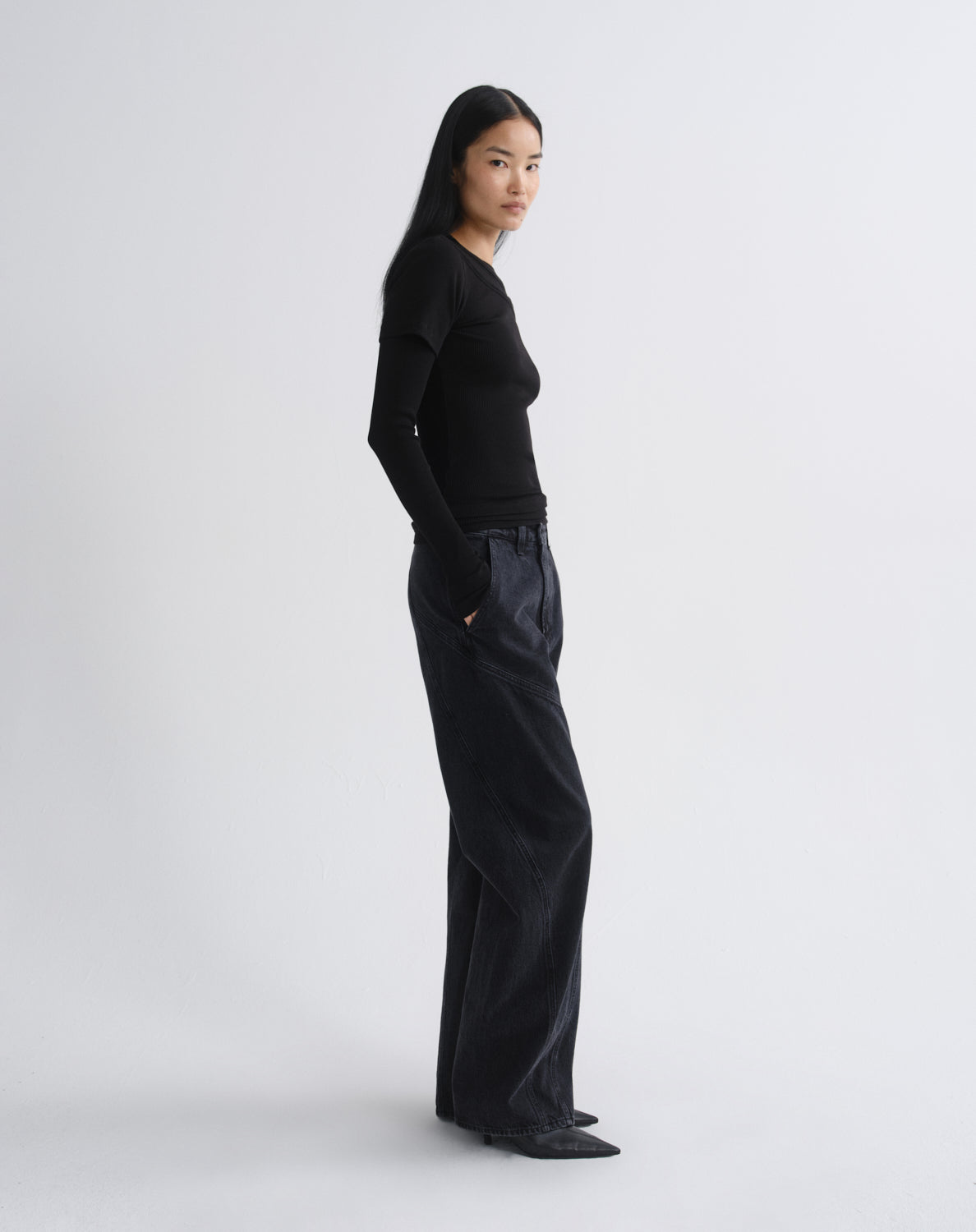 agolde-harlon-top-shirt-schwarz-damen-ripstrick image 3