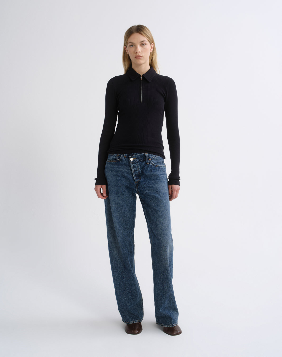 agolde-amica-zip-polo-poloshirt-obscura-dunkelblau image 5