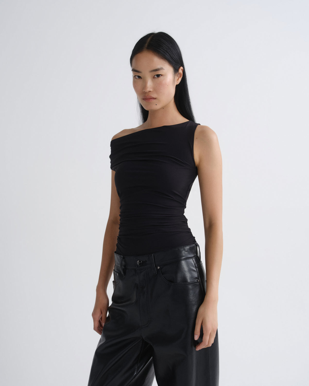 agolde-carlin-top-damen-oberteil-schwarz-one-shoulder image 1