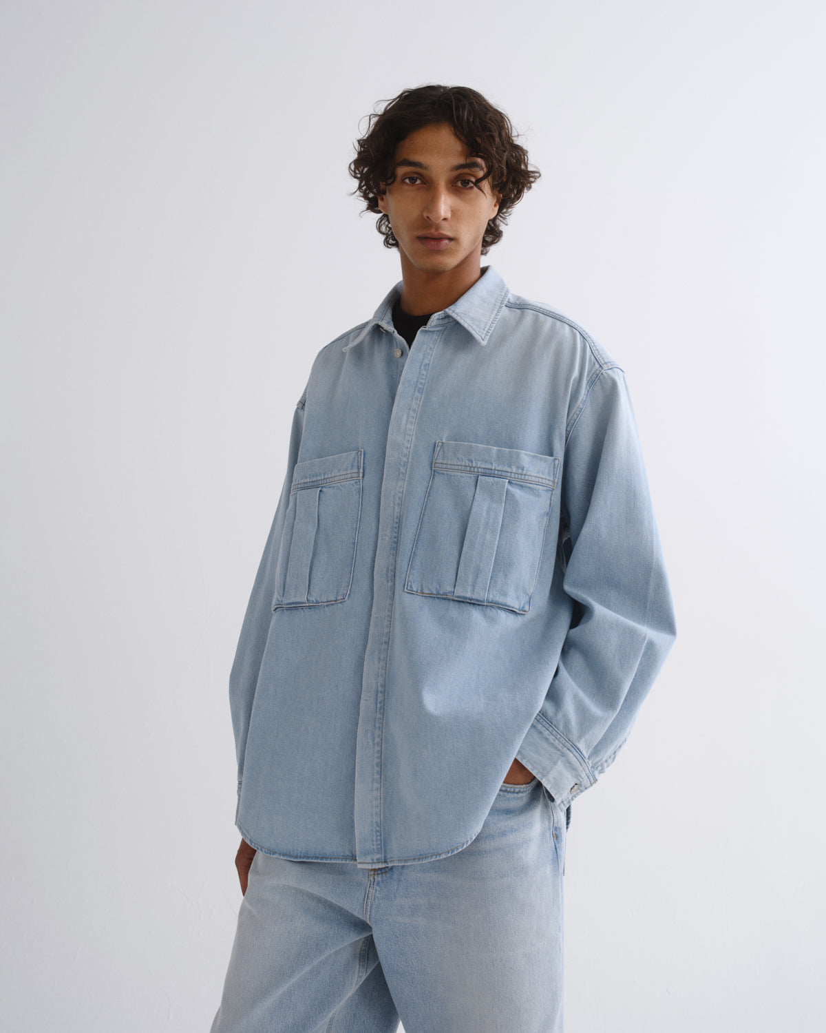agolde-clark-hemd-premise-hellblau-denim-herren image 1