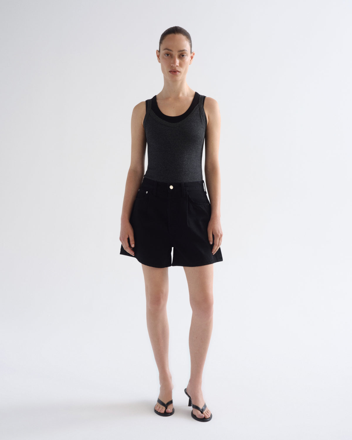 agolde-rhoda-pleated-shorts-damen-holt-schwarz-high-waist image 1