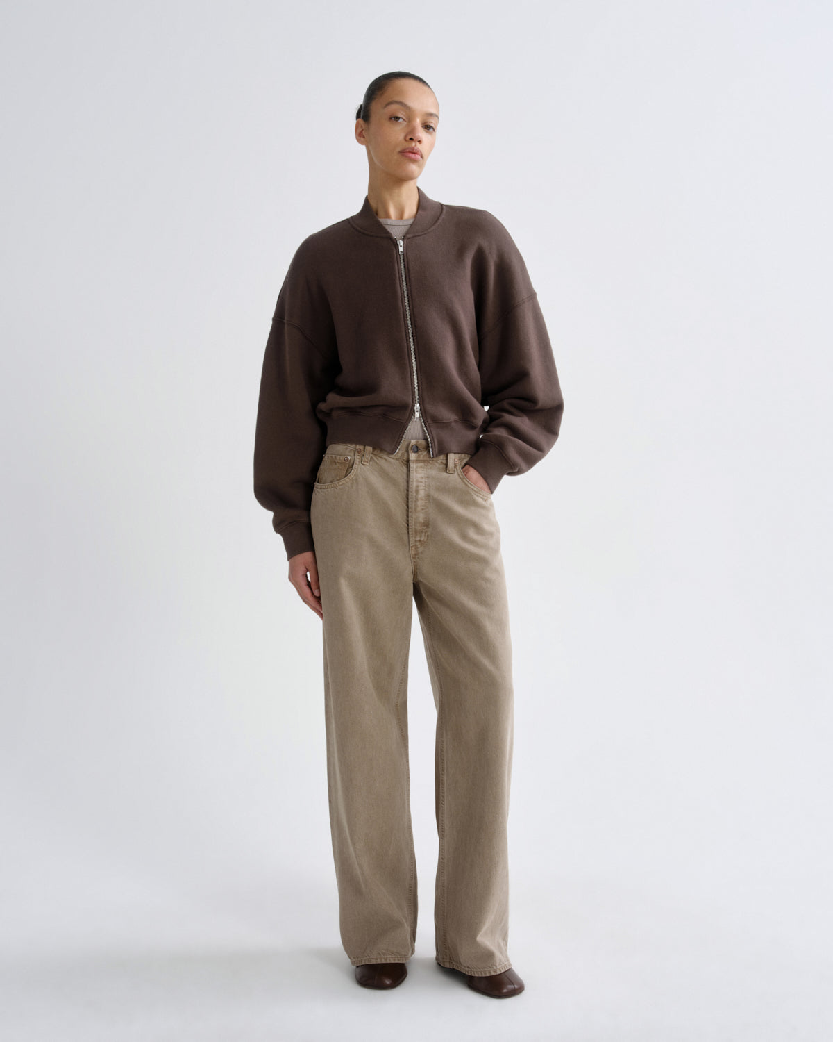 agolde-tess-sweatshirt-bracken-damen-sweatshirt-braun image 3