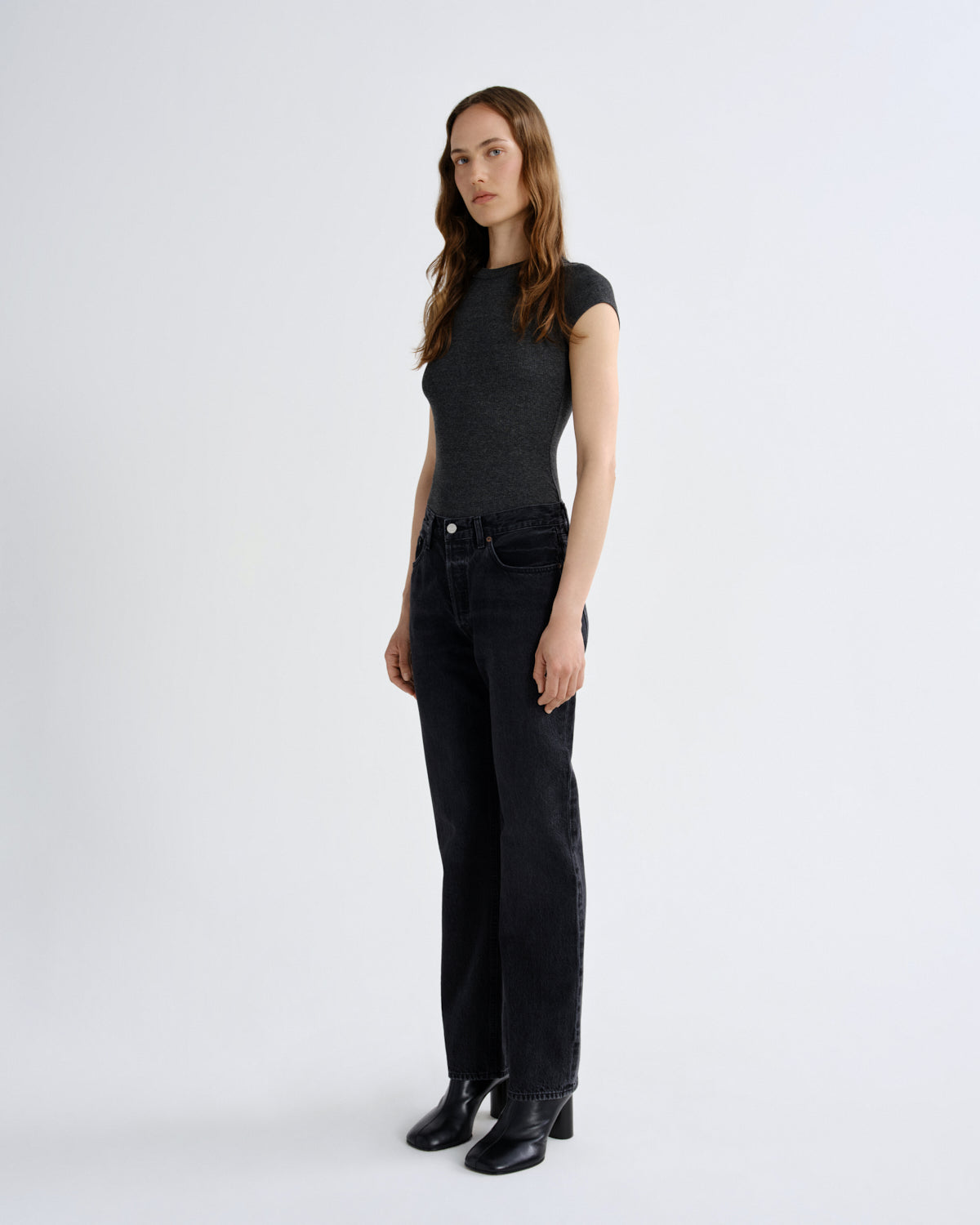 agolde-edison-tee-charcoal-heather-damen-t-shirt-rippe image 4