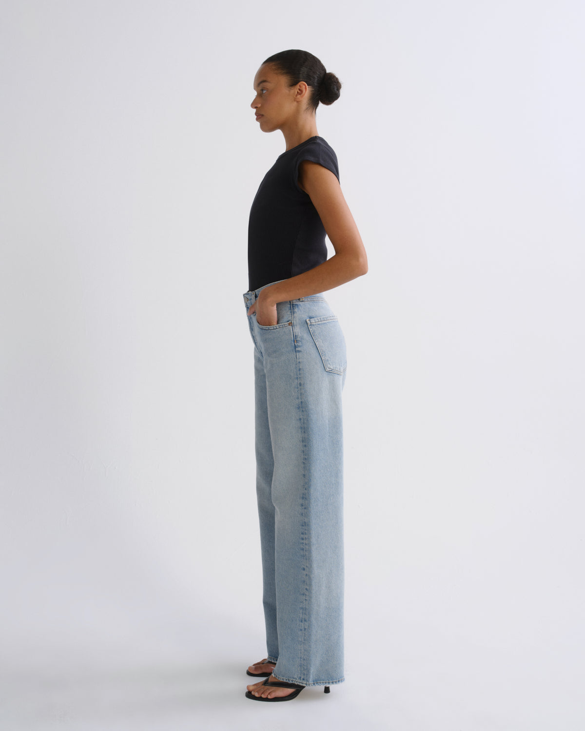 agolde-ren-jean-32-orten-jeans-mittelblau-wide-leg image 4
