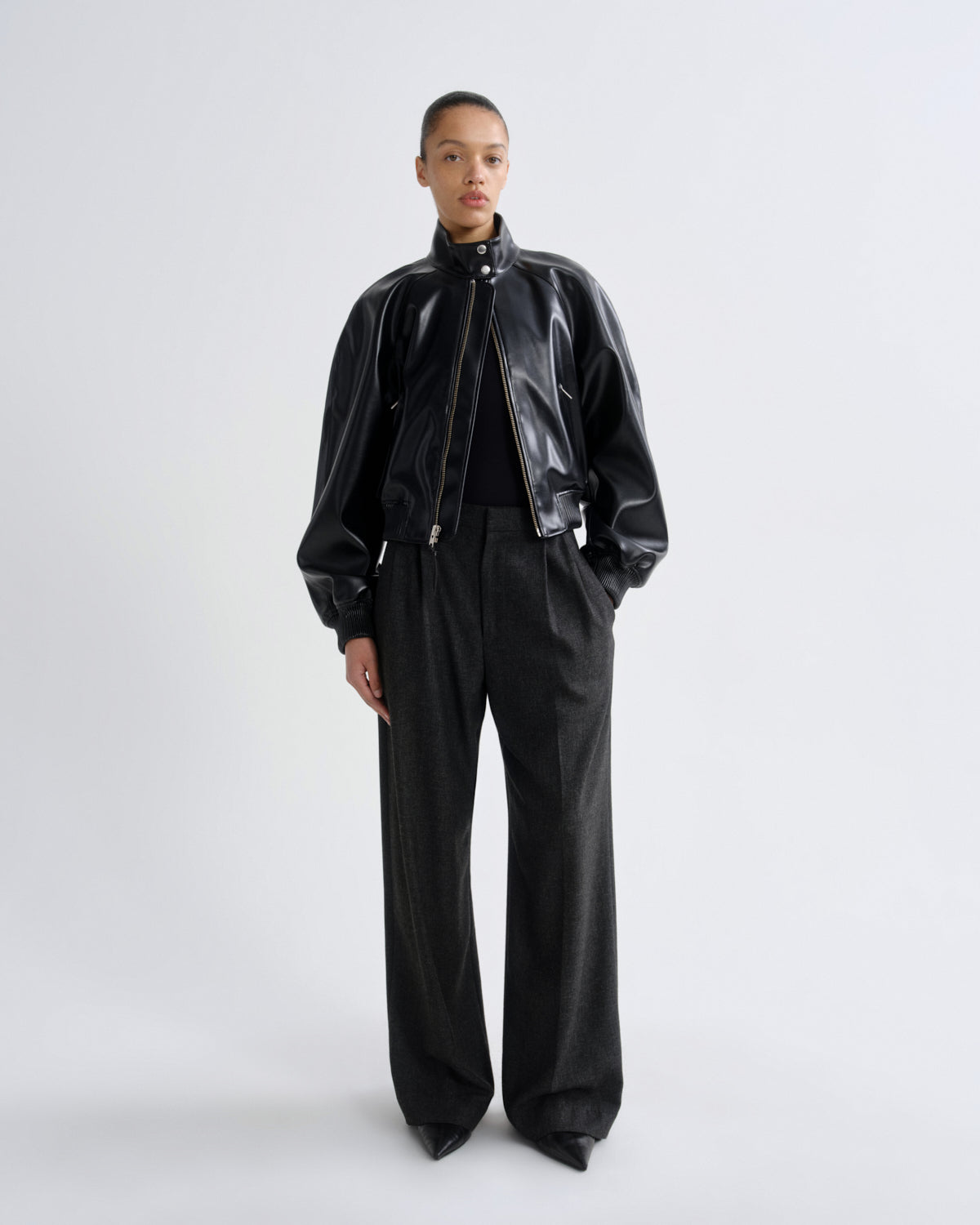 agolde-nova-bomber-jacke-schwarz-damen-cropped-kunstleder image 5