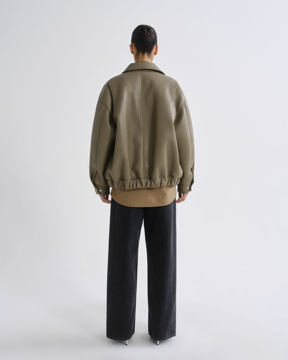 agolde-ona-bomberjacke-canopy-kunstleder-gr-n image 2