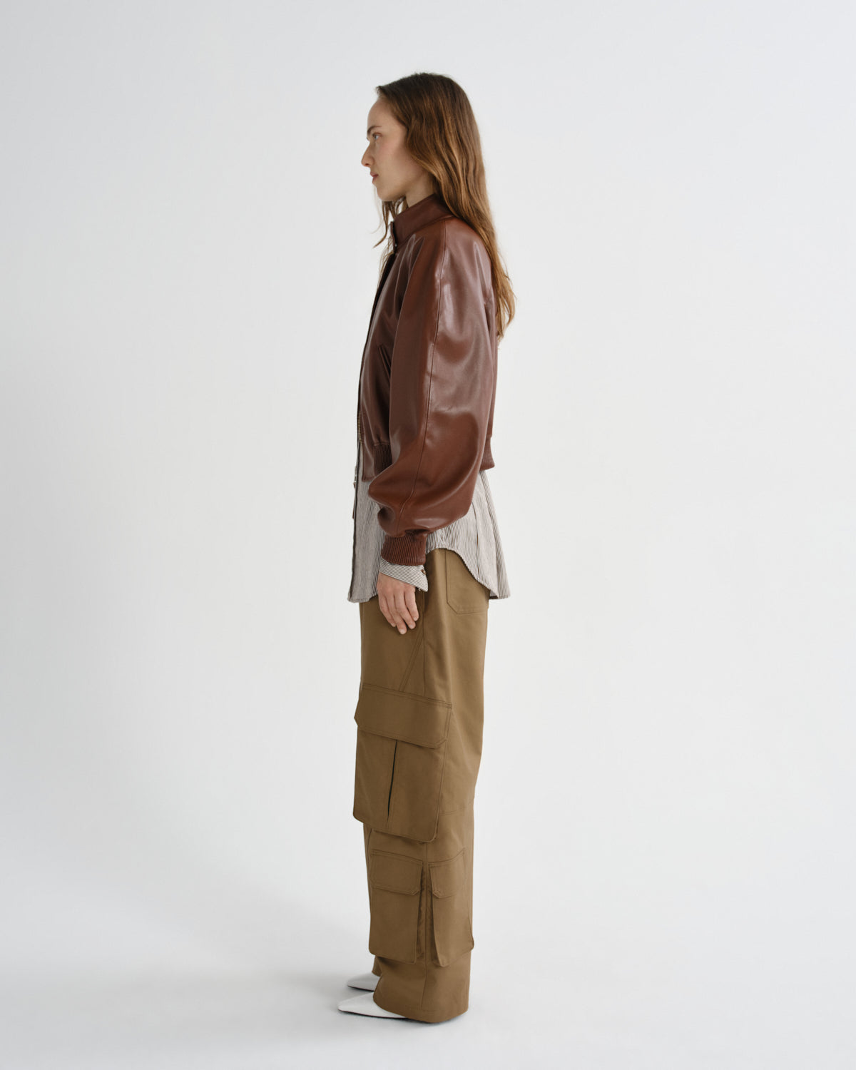 agolde-nova-bomber-palisander-kunstlederjacke-damen-braun image 3
